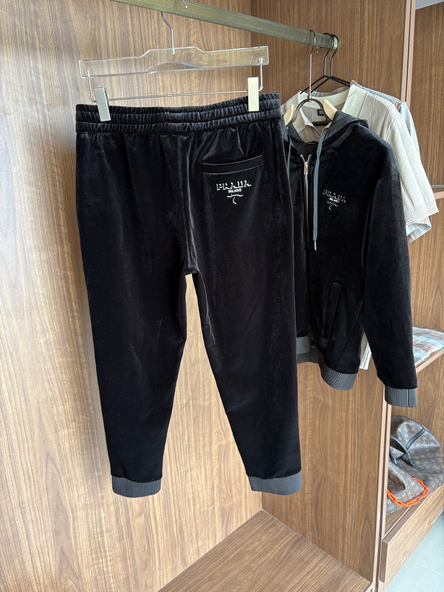 Men’s Suit with 3D Strutting Process, Wool Flutter, and Skin Comfort Pants - 图片 2