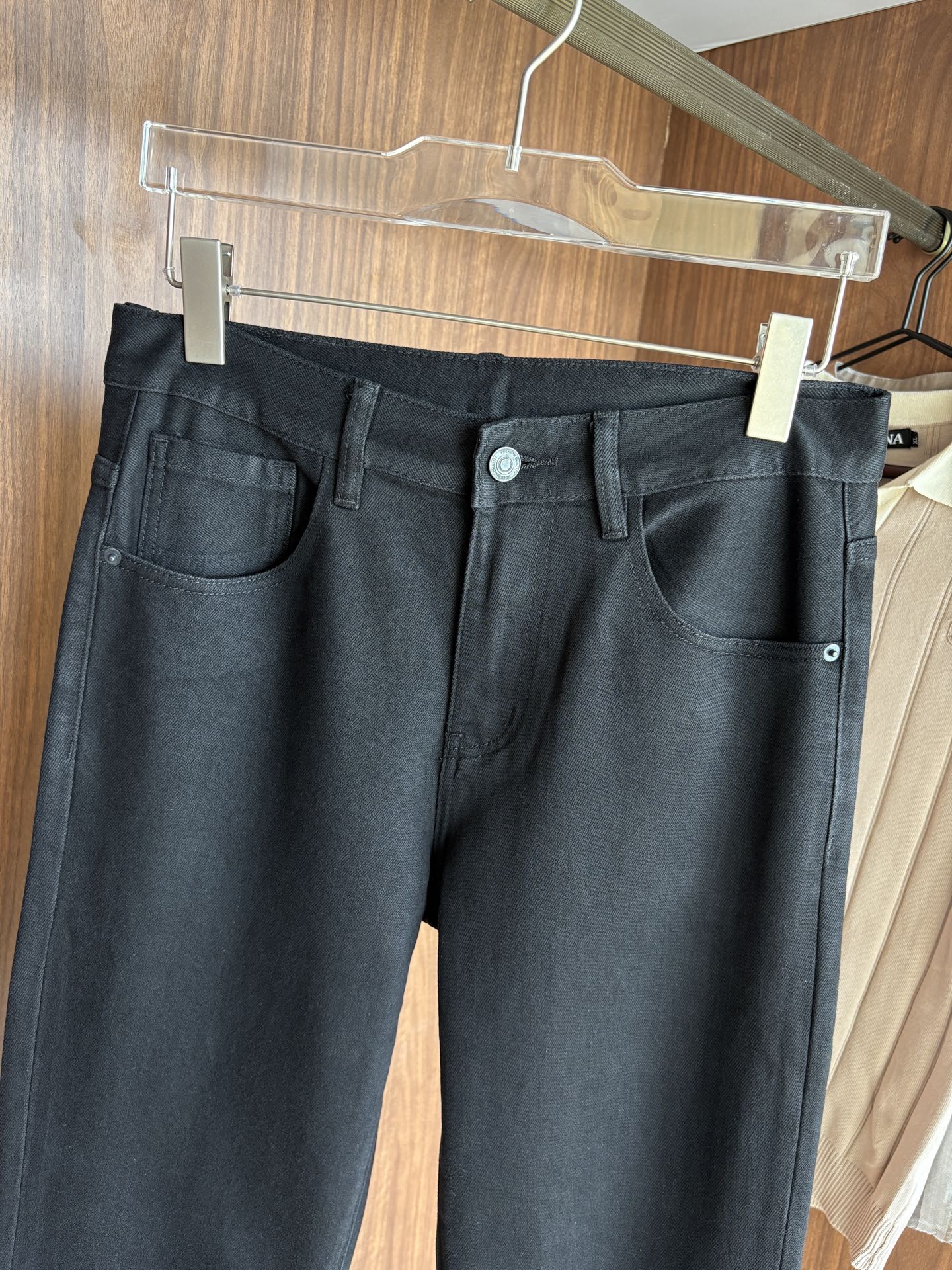 Luxurious Custom Water-Washed Jeans with Top-Level Embroidery and Original Hardware: Review and Recommendation - 图片 4