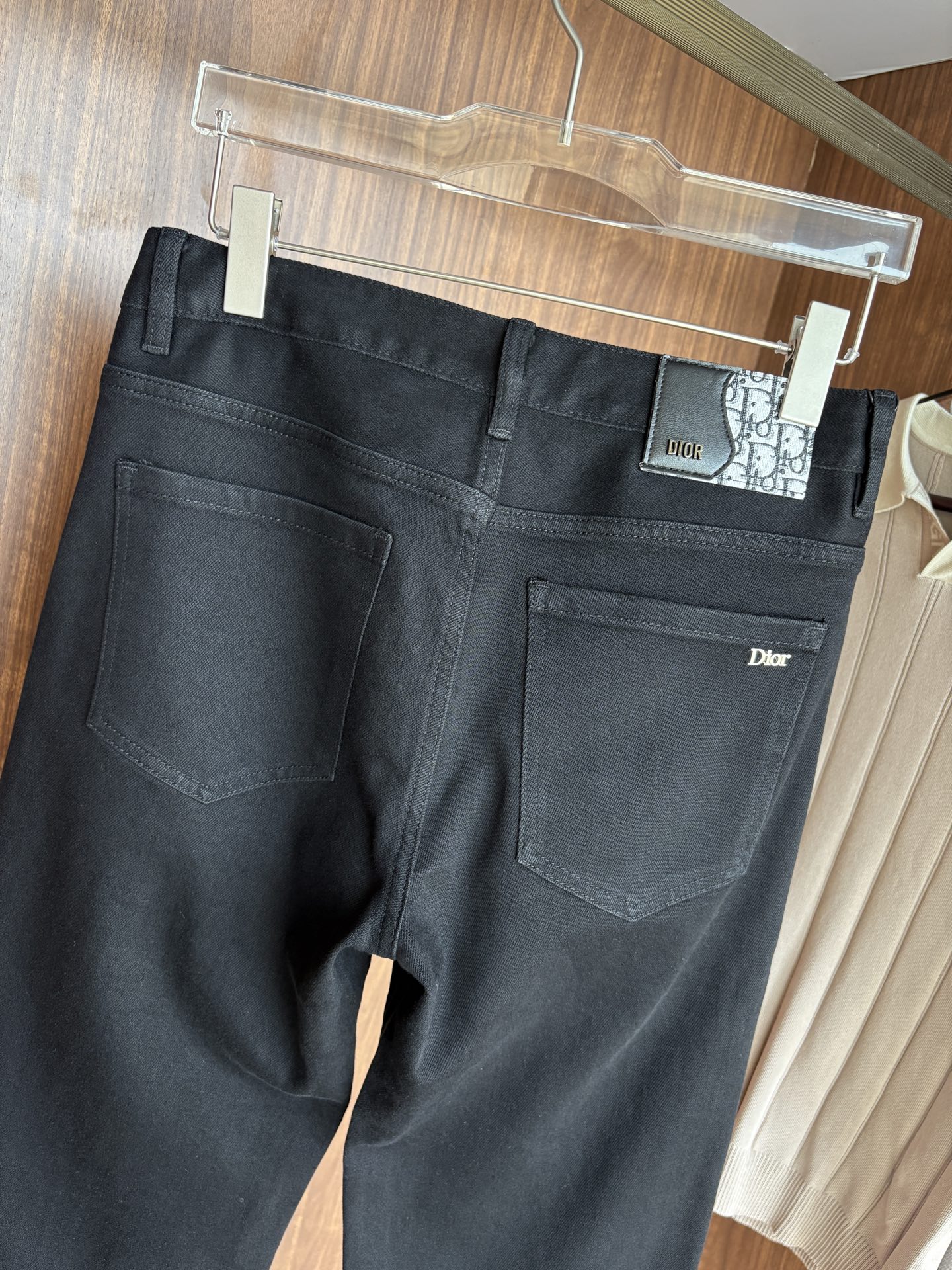 Luxurious Custom Water-Washed Jeans with Top-Level Embroidery and Original Hardware: Review and Recommendation - 图片 8