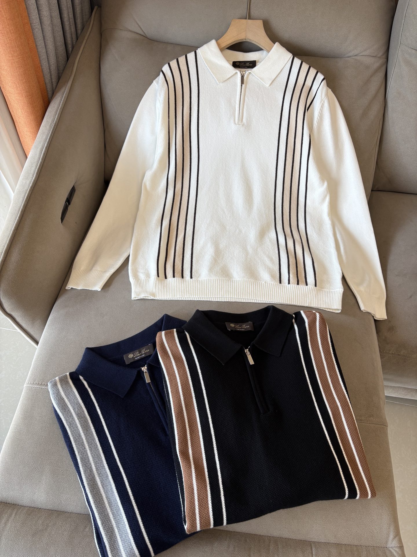 耗时王”菱形提花设计甄选超细优质纱线翻领短袖男士典藏款「耗时王」长袖针织奢雅工艺，触肤即高阶。• 匠心底