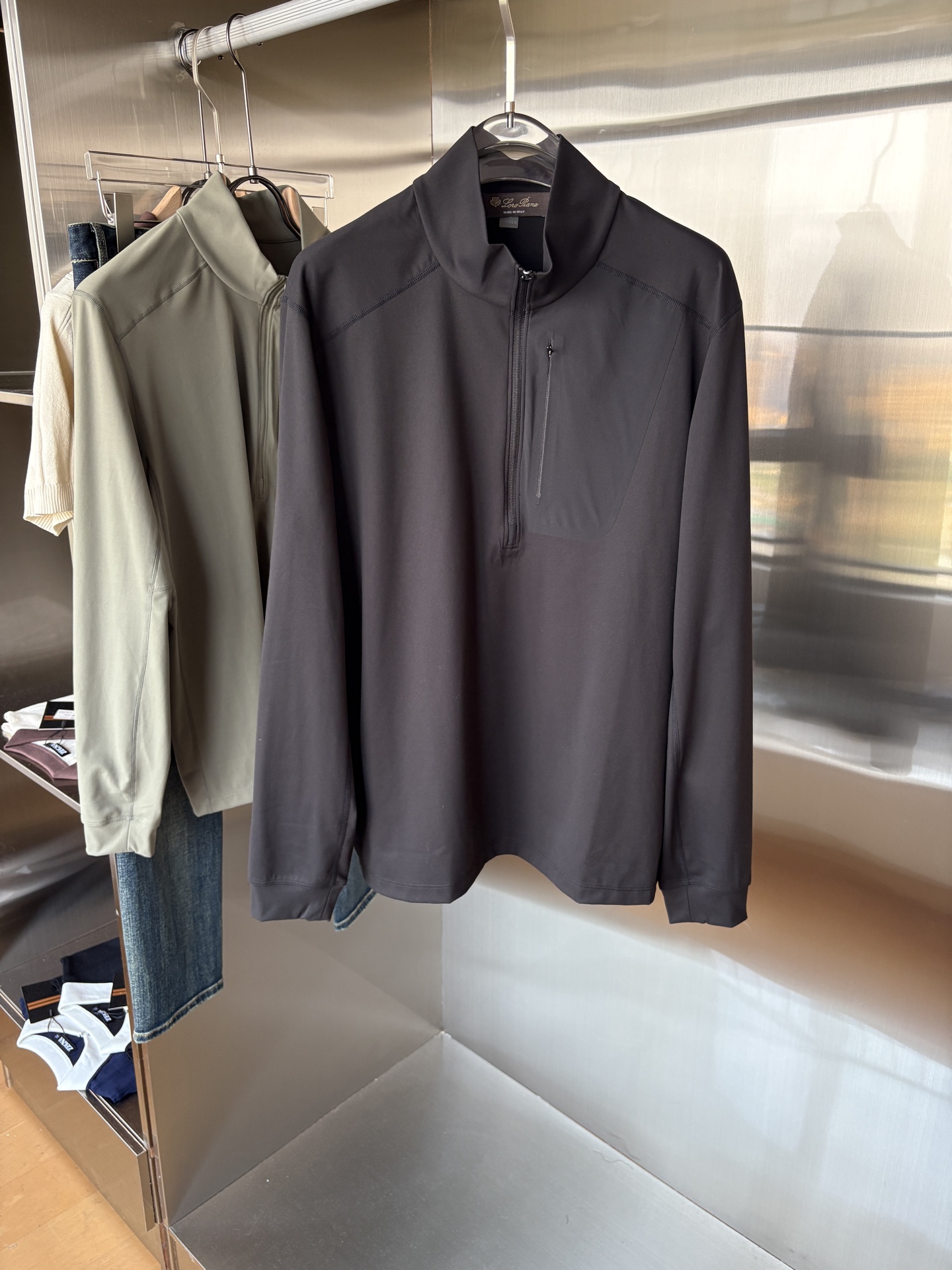 NO:502145,L;p new round neck long sleeves, half-zippered chest with color-blocking bag press logo clean and comfortable, fabric is made of (80 nylon 20 spandex) soft, comfortable and super breathable,!  A versatile hit product, regardless of age!  The upper body is awesome, stable, generous and elegant. Color. Number M-3XL, alexander wang19860909L;p新款圆领长袖, 半拉链胸口有拼色袋压标logo干净舒适, 面料 采用（80锦纶 20氨纶）柔软舒适超透气,！ 百搭爆款 不分年龄段 ！ 上身版型超赞,稳重大方气质十足 颜色 码数M-3XL,,alexander wang,Men's clothing