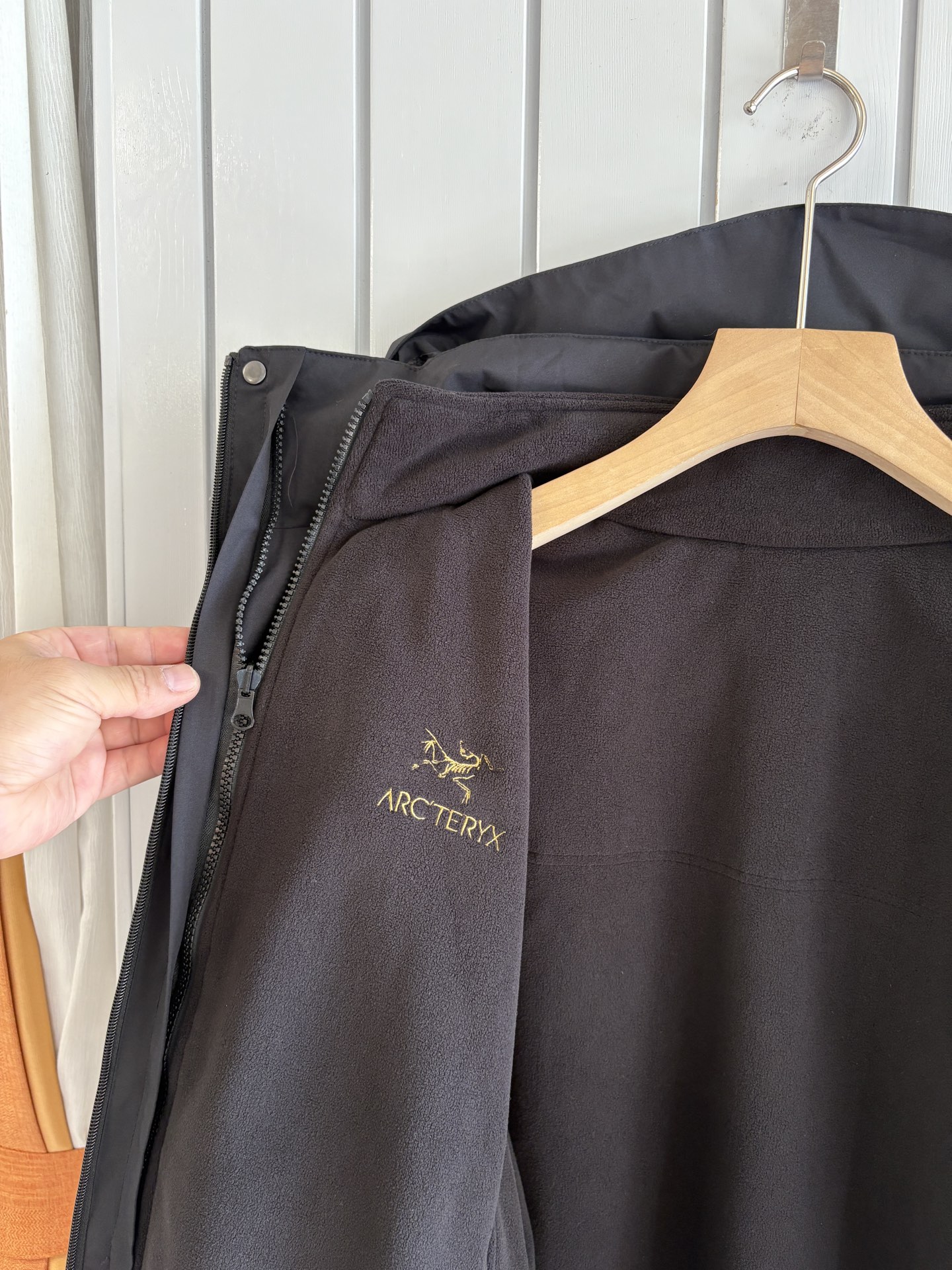 男款东丽科技防水纤维立裁解构可拆卸两件套滑雪服夹克

关于款式及设计：
始祖出品，独有的意式精致做派，把