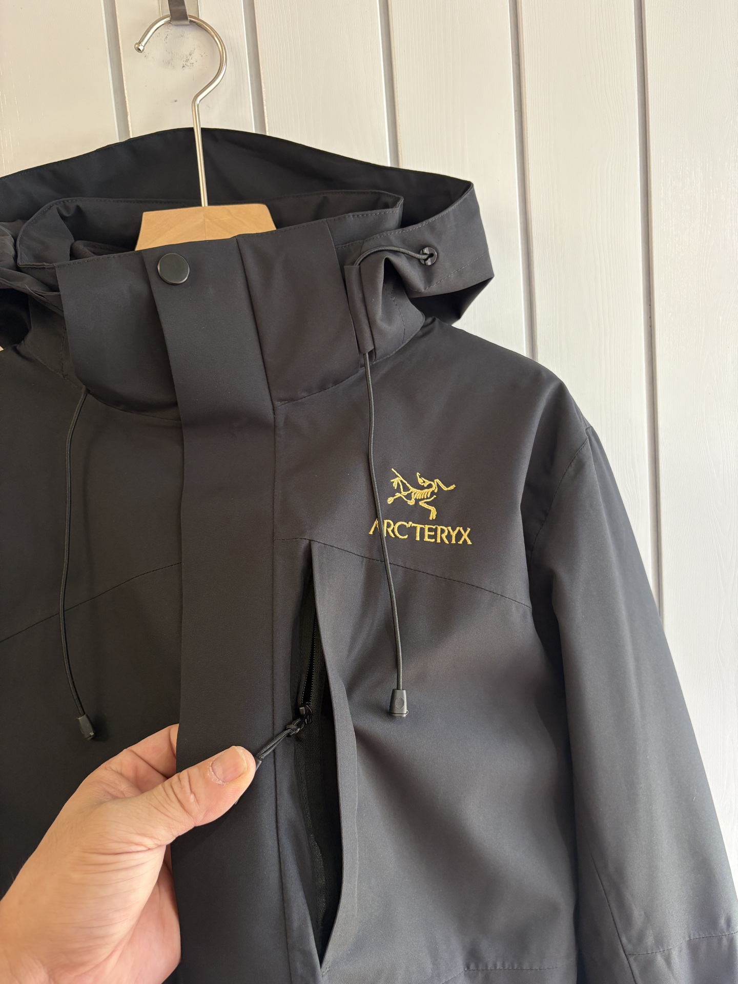 男款东丽科技防水纤维立裁解构可拆卸两件套滑雪服夹克

关于款式及设计：
始祖出品，独有的意式精致做派，把