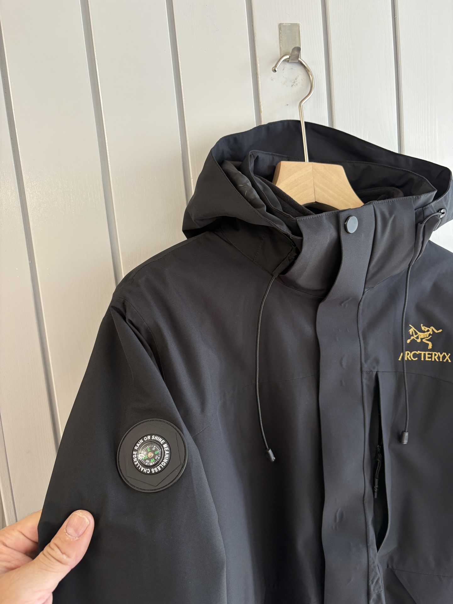 男款东丽科技防水纤维立裁解构可拆卸两件套滑雪服夹克

关于款式及设计：
始祖出品，独有的意式精致做派，把