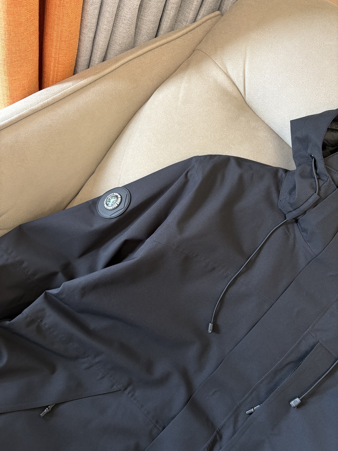 男款东丽科技防水纤维立裁解构可拆卸两件套滑雪服夹克

关于款式及设计：
始祖出品，独有的意式精致做派，把