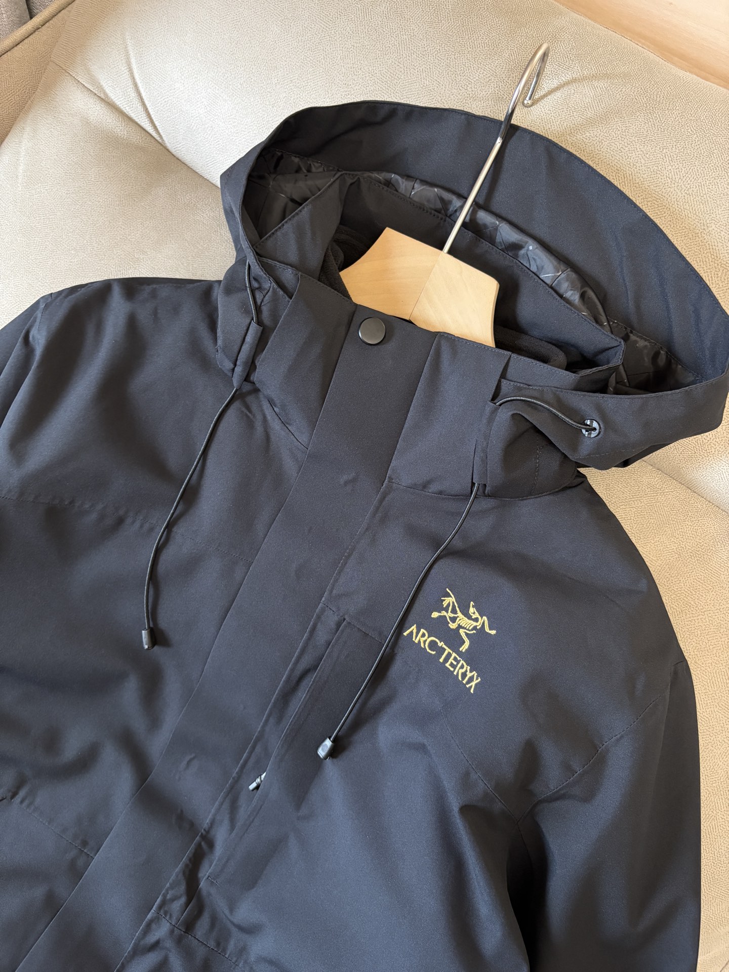 男款东丽科技防水纤维立裁解构可拆卸两件套滑雪服夹克

关于款式及设计：
始祖出品，独有的意式精致做派，把