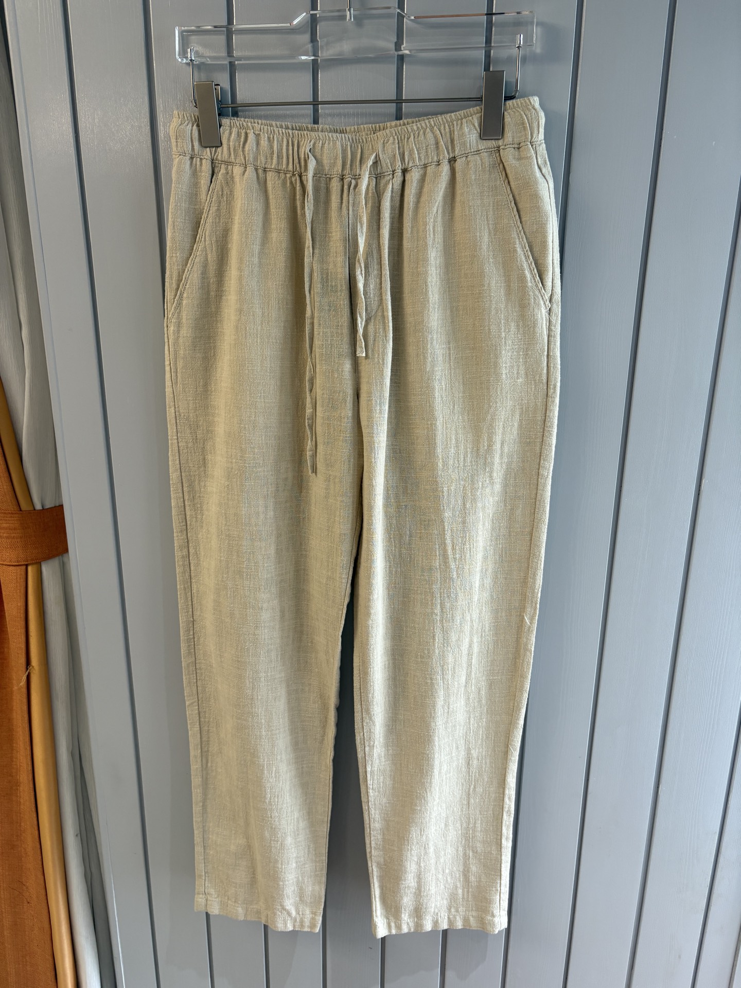 L2025年秋季新款70%苎麻30%棉简约百搭薄款透气直筒休闲长裤👖，面料柔软舒适透气&休闲百搭
尺码：