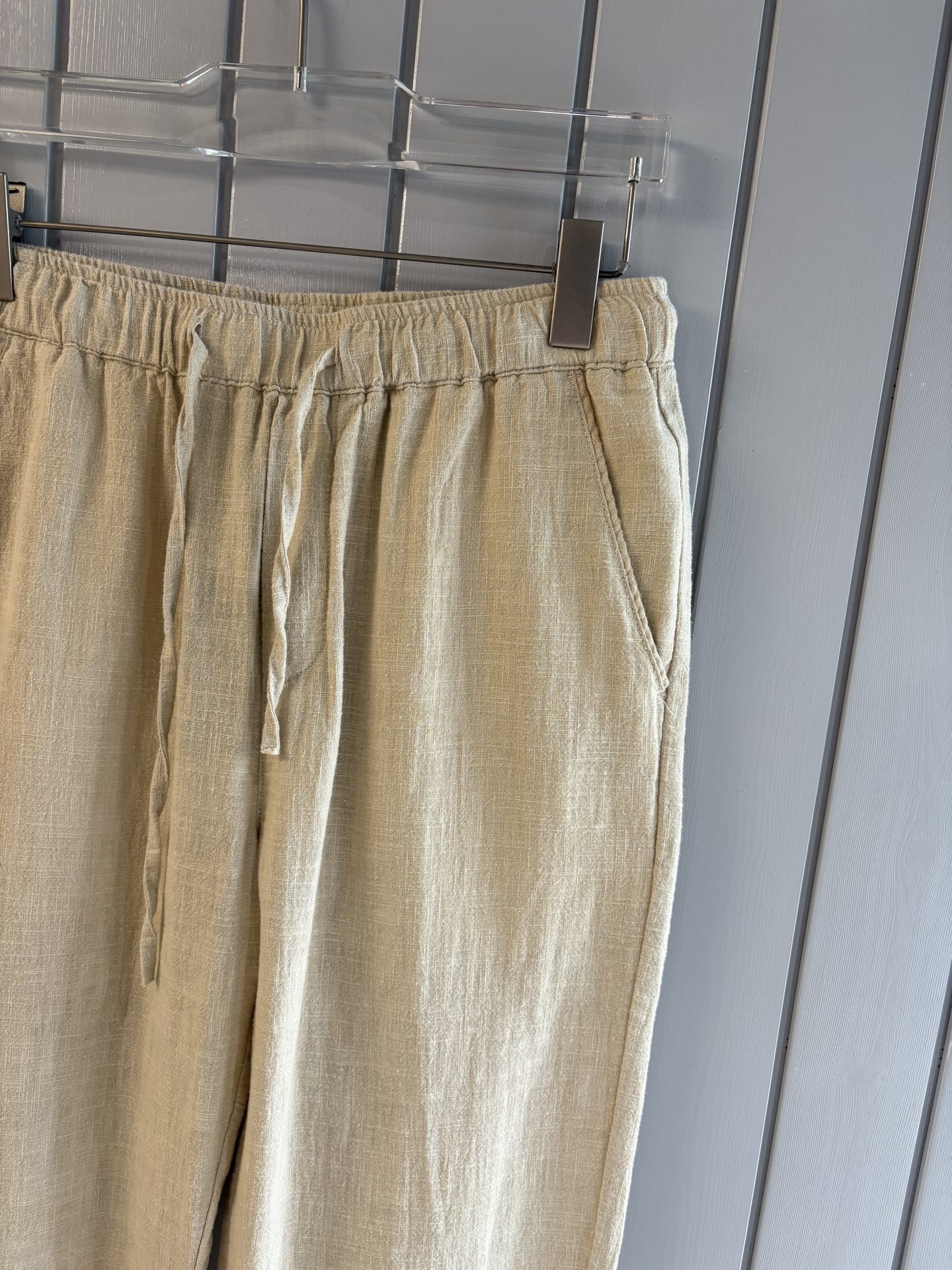 L2025年秋季新款70%苎麻30%棉简约百搭薄款透气直筒休闲长裤👖，面料柔软舒适透气&休闲百搭
尺码：