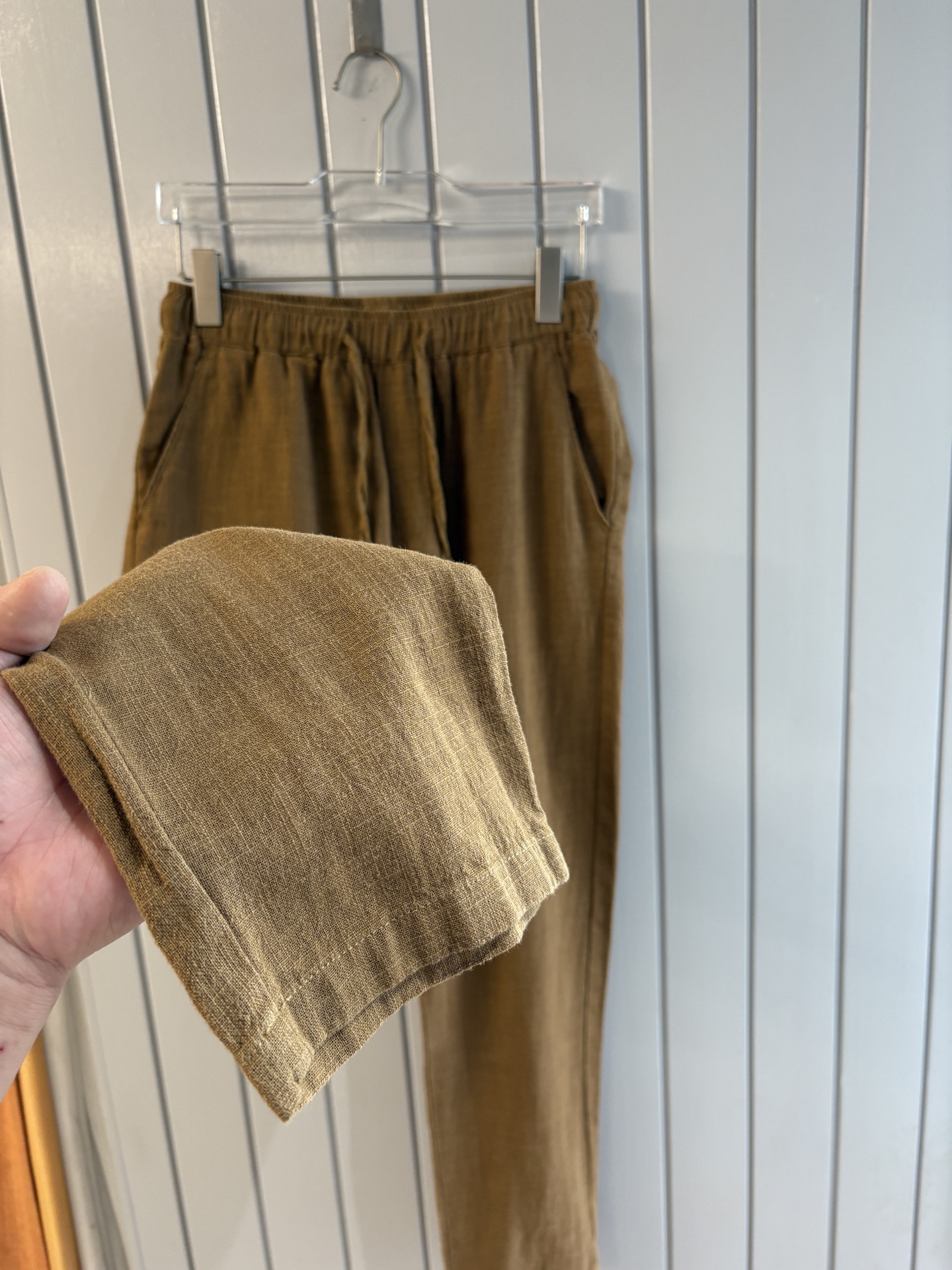 L2025年秋季新款70%苎麻30%棉简约百搭薄款透气直筒休闲长裤👖，面料柔软舒适透气&休闲百搭
尺码：