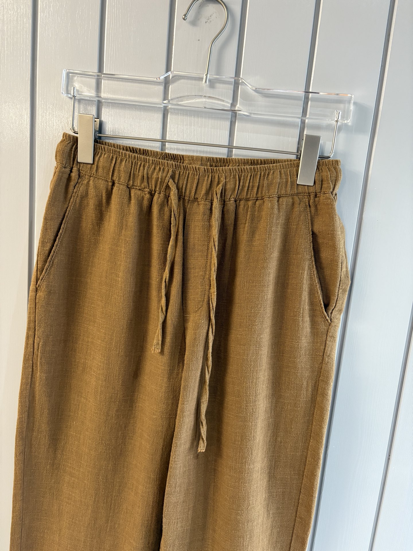 L2025年秋季新款70%苎麻30%棉简约百搭薄款透气直筒休闲长裤👖，面料柔软舒适透气&休闲百搭
尺码：