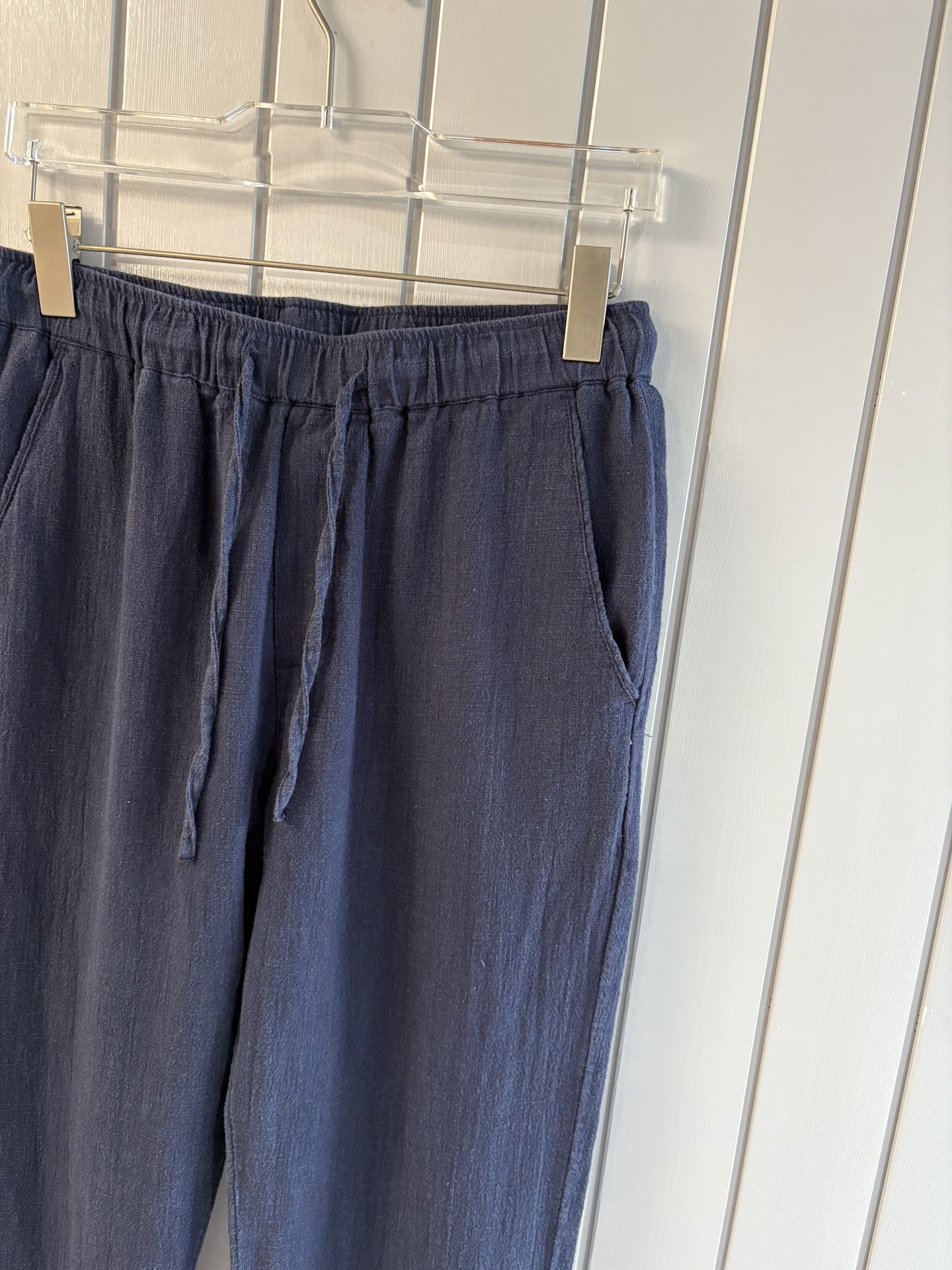 L2025年秋季新款70%苎麻30%棉简约百搭薄款透气直筒休闲长裤👖，面料柔软舒适透气&休闲百搭
尺码：