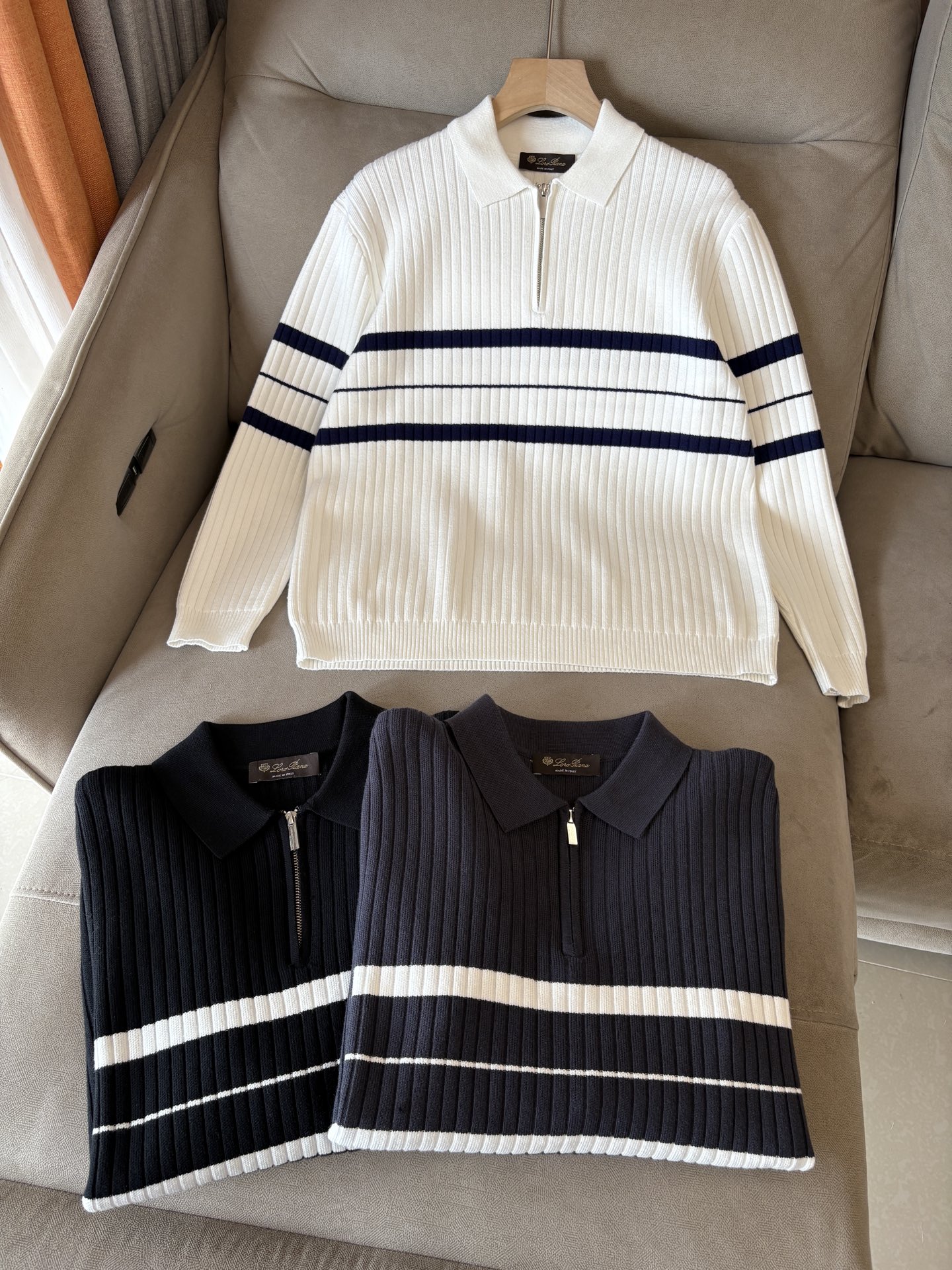 耗时王”菱形提花设计甄选超细优质纱线翻领短袖男士典藏款「耗时王」长袖针织奢雅工艺，触肤即高阶。• 匠心底