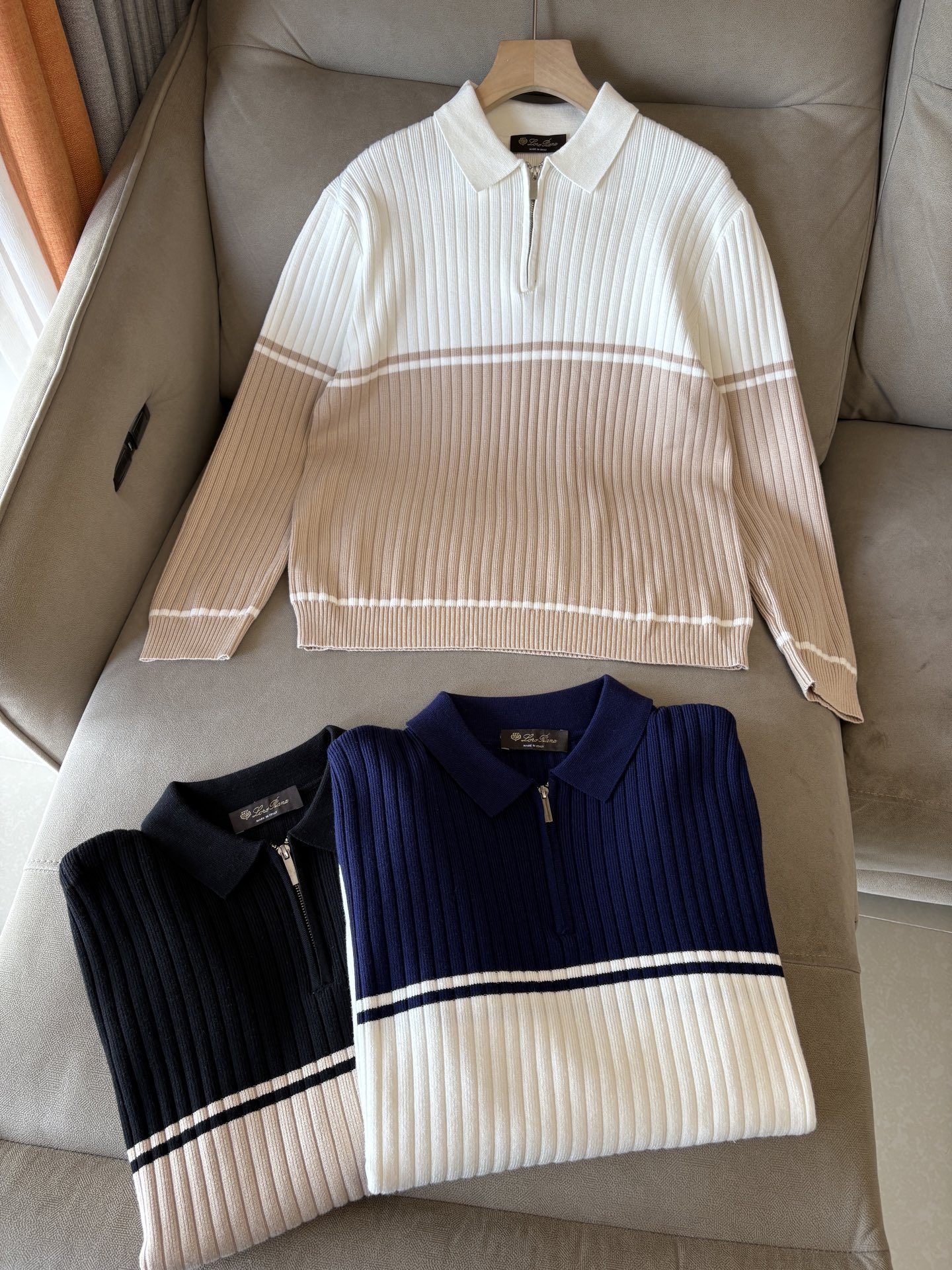 耗时王”菱形提花设计甄选超细优质纱线翻领短袖男士典藏款「耗时王」长袖针织奢雅工艺，触肤即高阶。• 匠心底