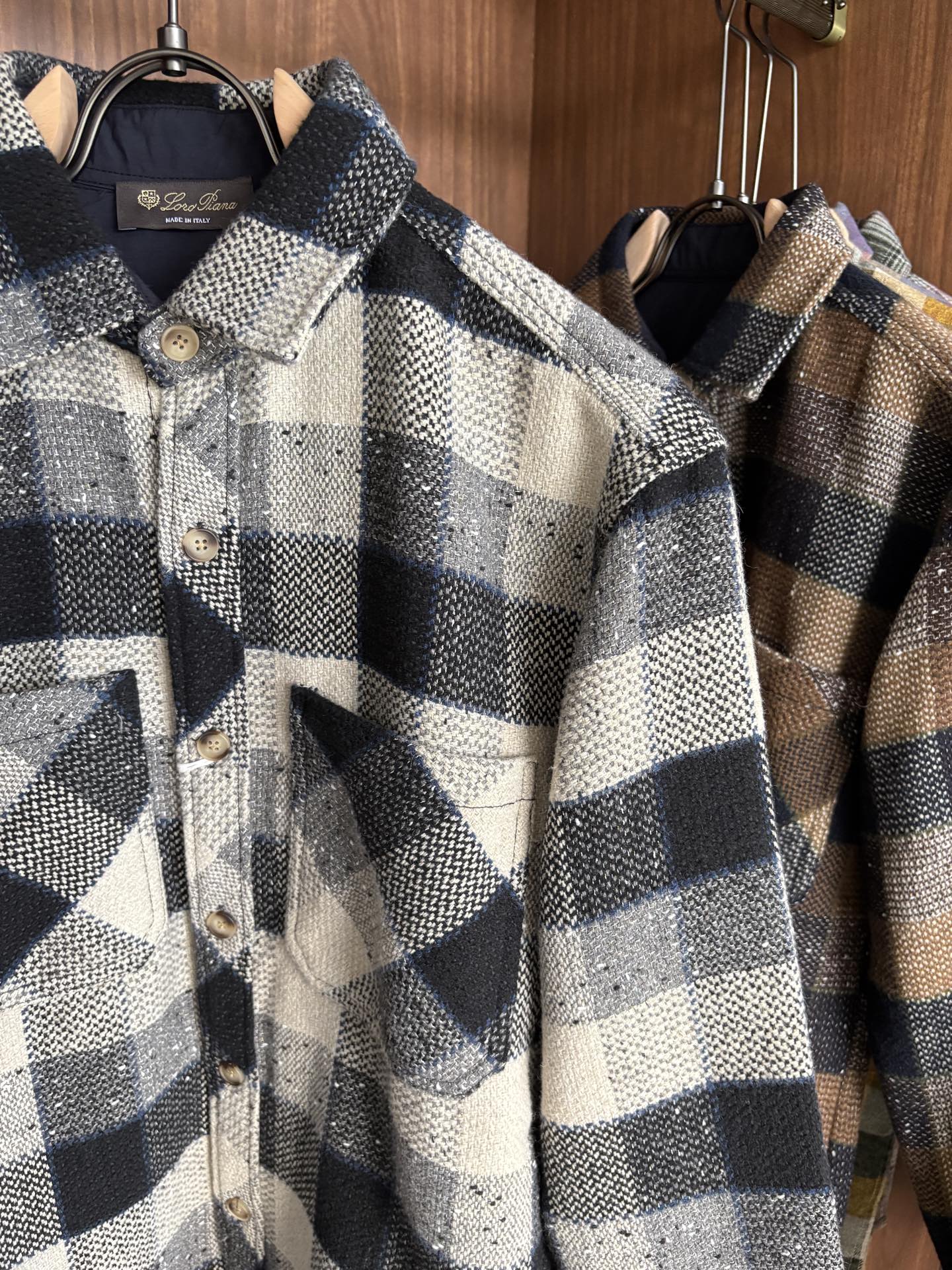 L最新2025年秋季新款100%棉简约百搭休闲格子长袖衬衣外套，面料舒适透气&时尚百搭尺码：M-4xL