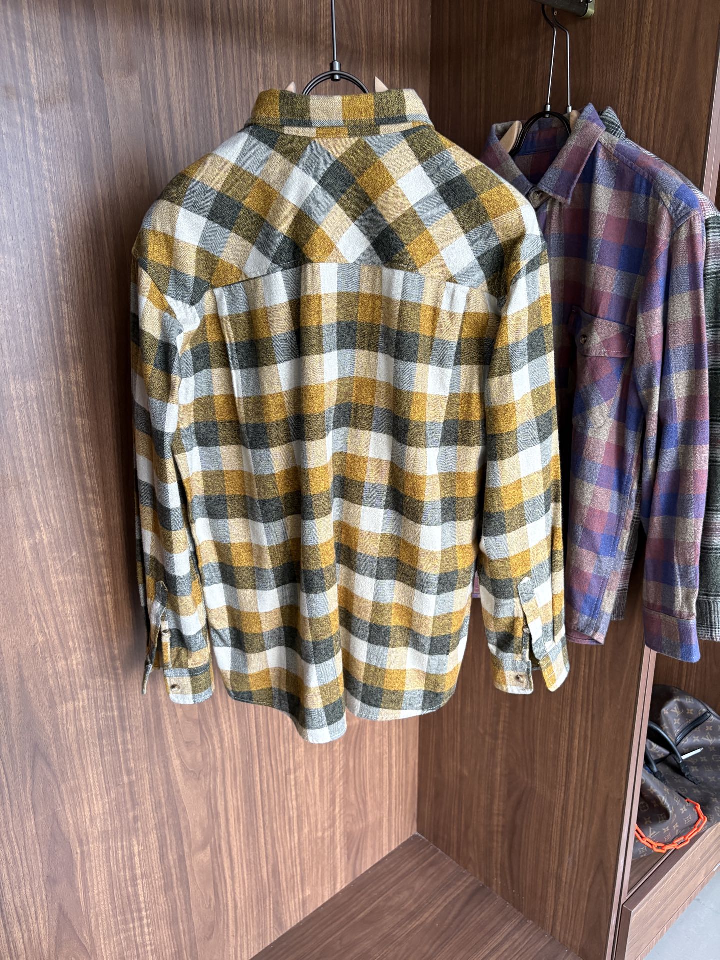 L最新2025年秋季新款100%棉简约百搭休闲格子长袖衬衣外套，面料舒适透气&时尚百搭尺码：M-4xL