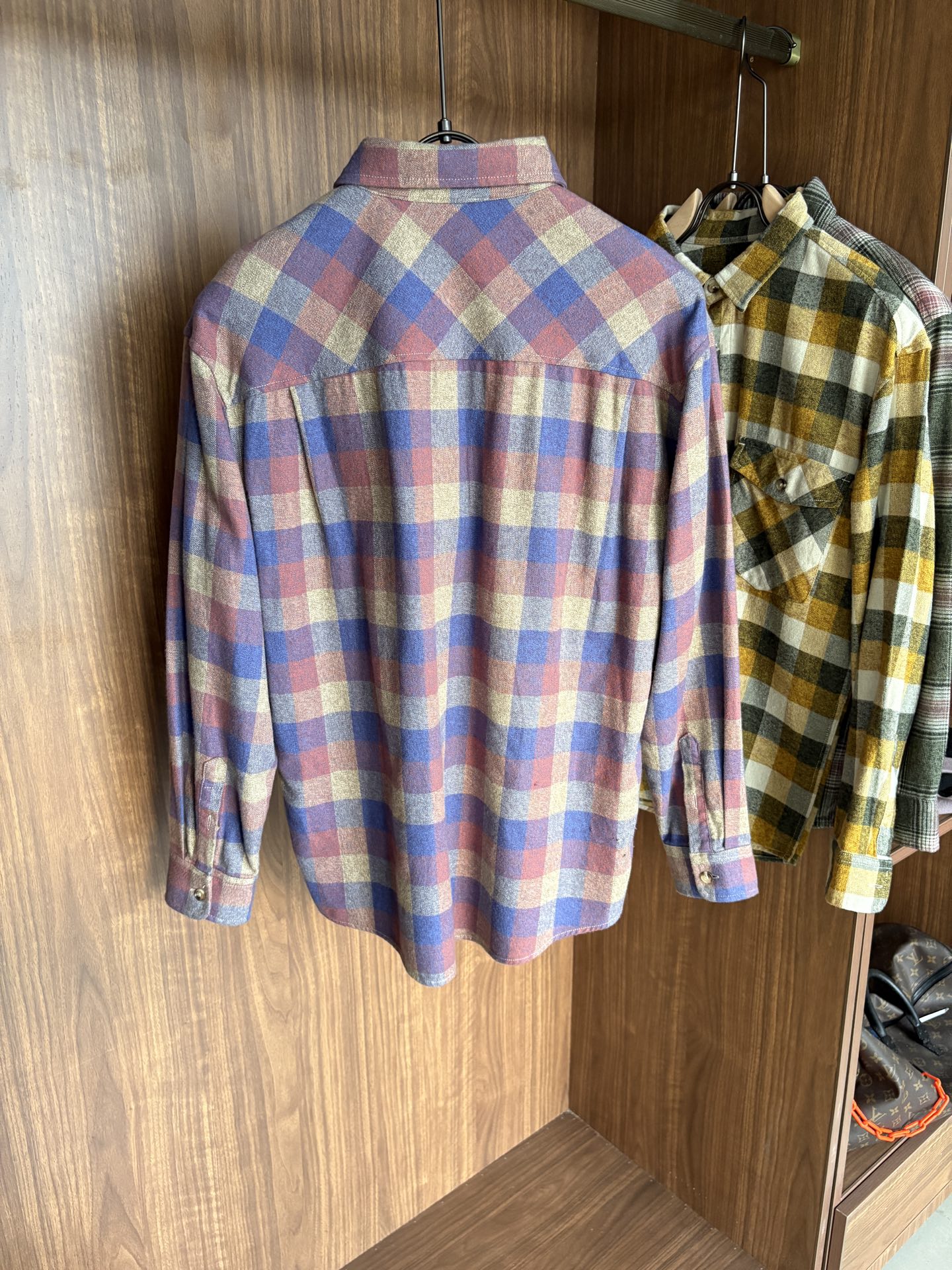 L最新2025年秋季新款100%棉简约百搭休闲格子长袖衬衣外套，面料舒适透气&时尚百搭尺码：M-4xL