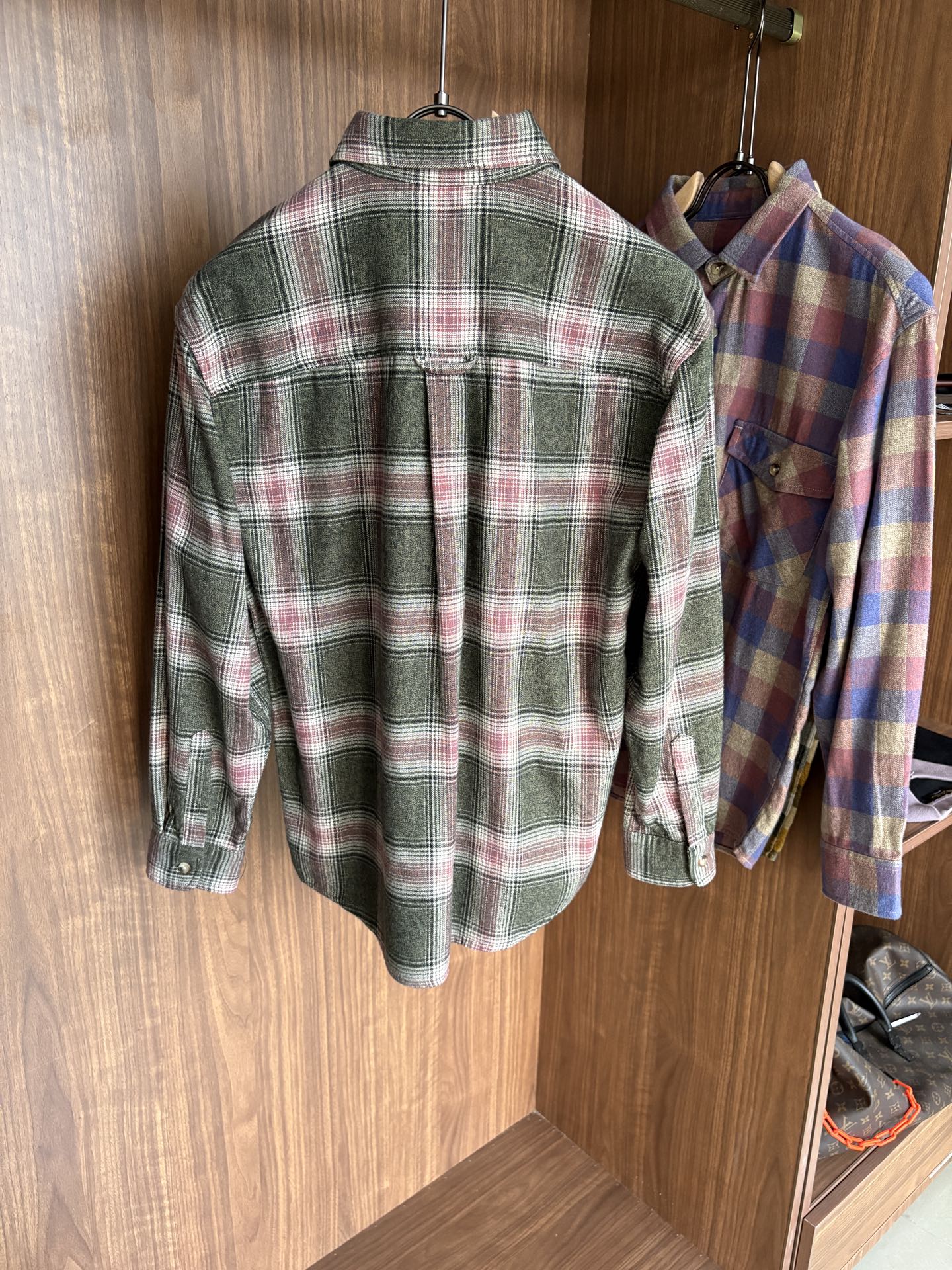 L最新2025年秋季新款100%棉简约百搭休闲格子长袖衬衣外套，面料舒适透气&时尚百搭尺码：M-4xL