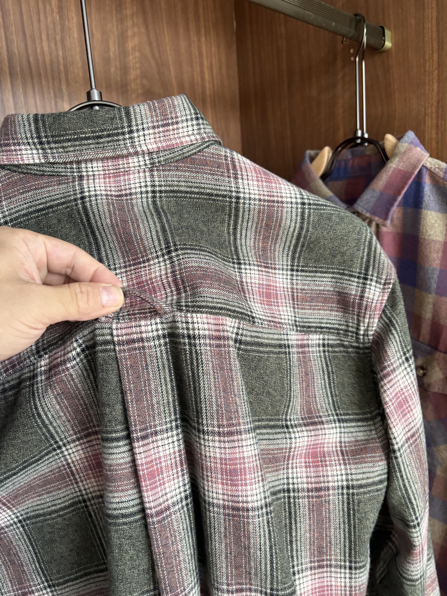 L最新2025年秋季新款100%棉简约百搭休闲格子长袖衬衣外套，面料舒适透气&时尚百搭尺码：M-4xL