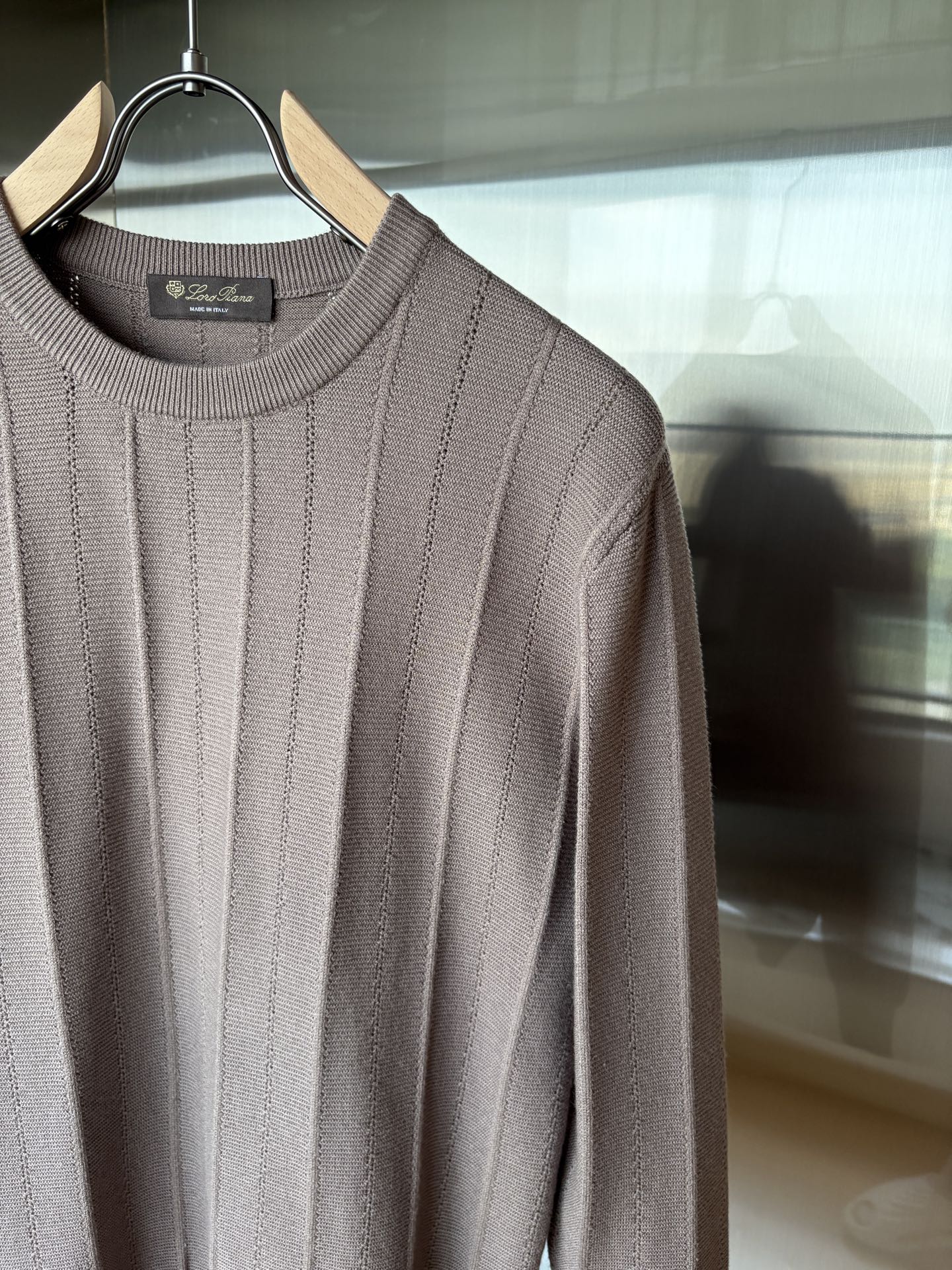 耗时王”菱形提花设计甄选超细优质纱线翻领短袖男士典藏款「耗时王」长袖针织奢雅工艺，触肤即高阶。• 匠心底