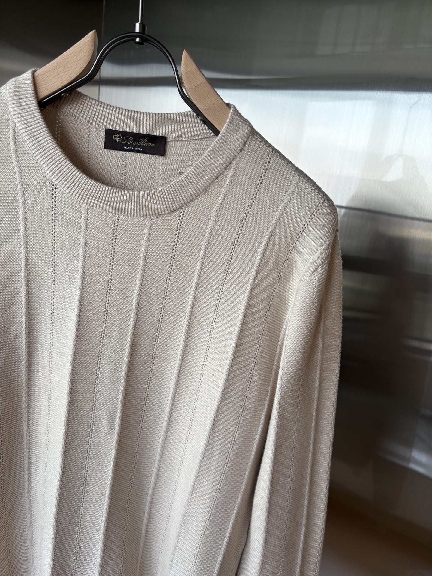 耗时王”菱形提花设计甄选超细优质纱线翻领短袖男士典藏款「耗时王」长袖针织奢雅工艺，触肤即高阶。• 匠心底