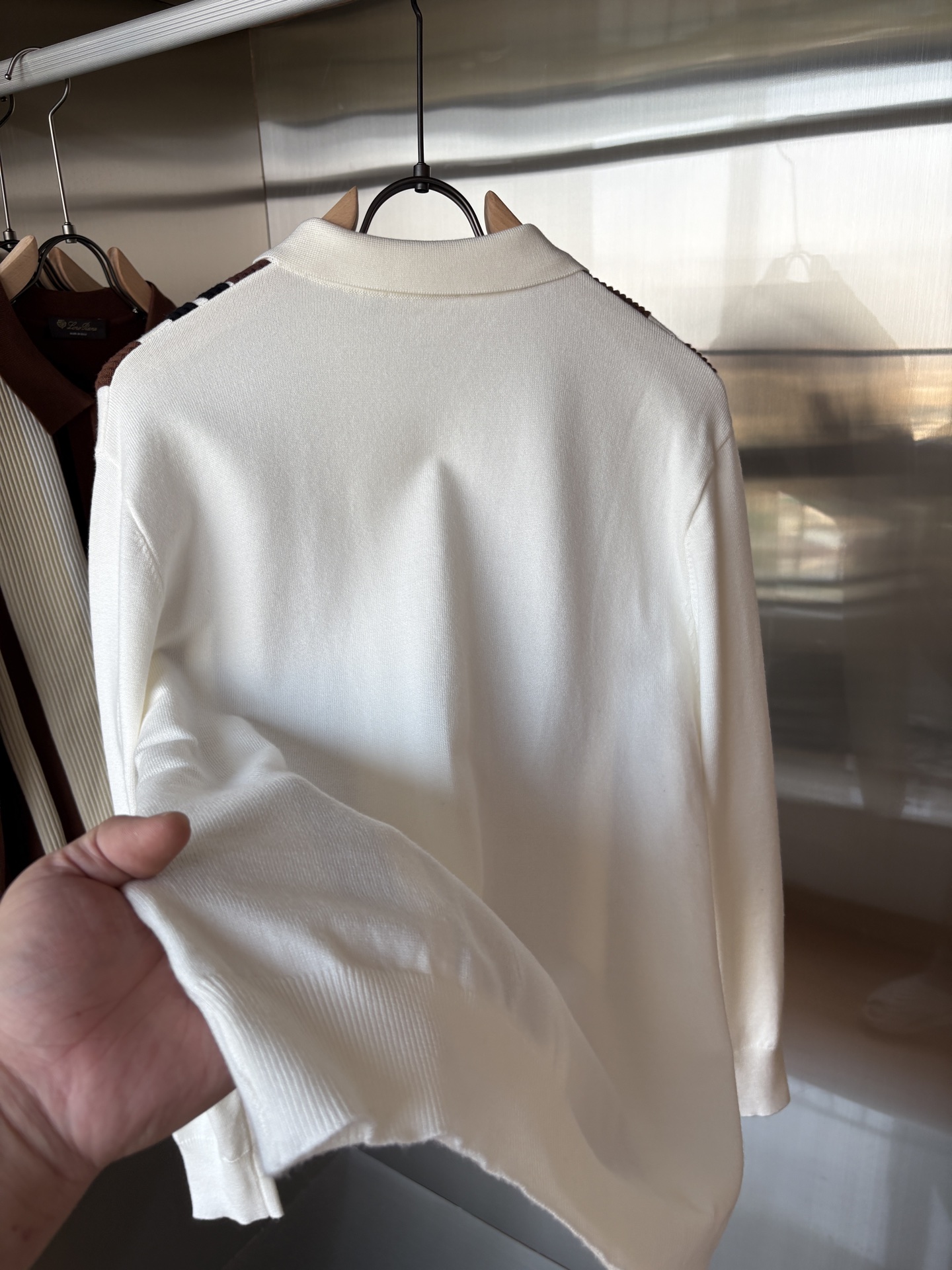 耗时王”菱形提花设计甄选超细优质纱线翻领短袖男士典藏款「耗时王」长袖针织奢雅工艺，触肤即高阶。• 匠心底