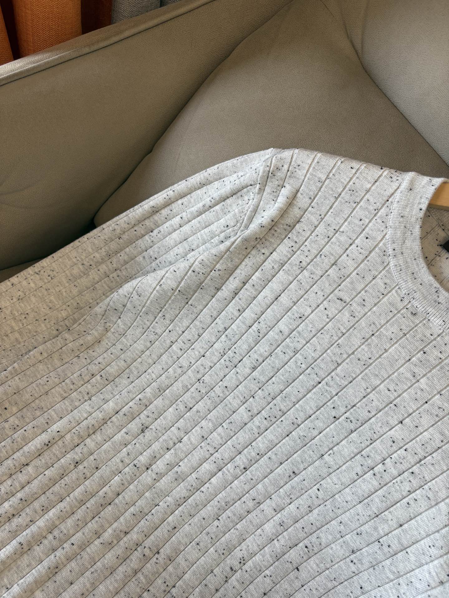 耗时王”菱形提花设计甄选超细优质纱线翻领短袖男士典藏款「耗时王」长袖针织奢雅工艺，触肤即高阶。

• 匠