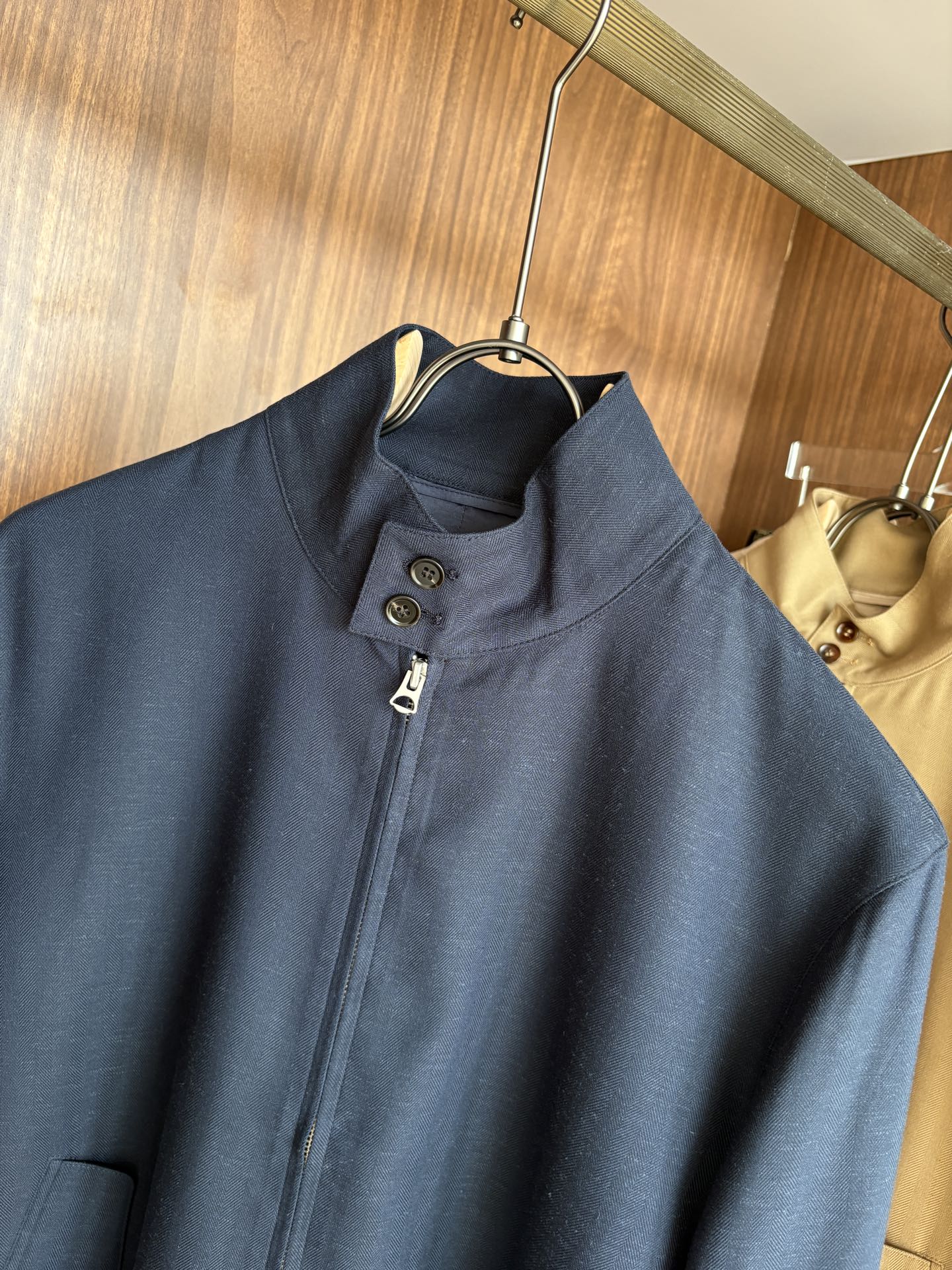 lP🆕专柜最新款麻料夹克外套，特定原版麻料面料，麻料赋予夹克优良的耐磨性和抗皱性，确保长时间穿着仍能保持