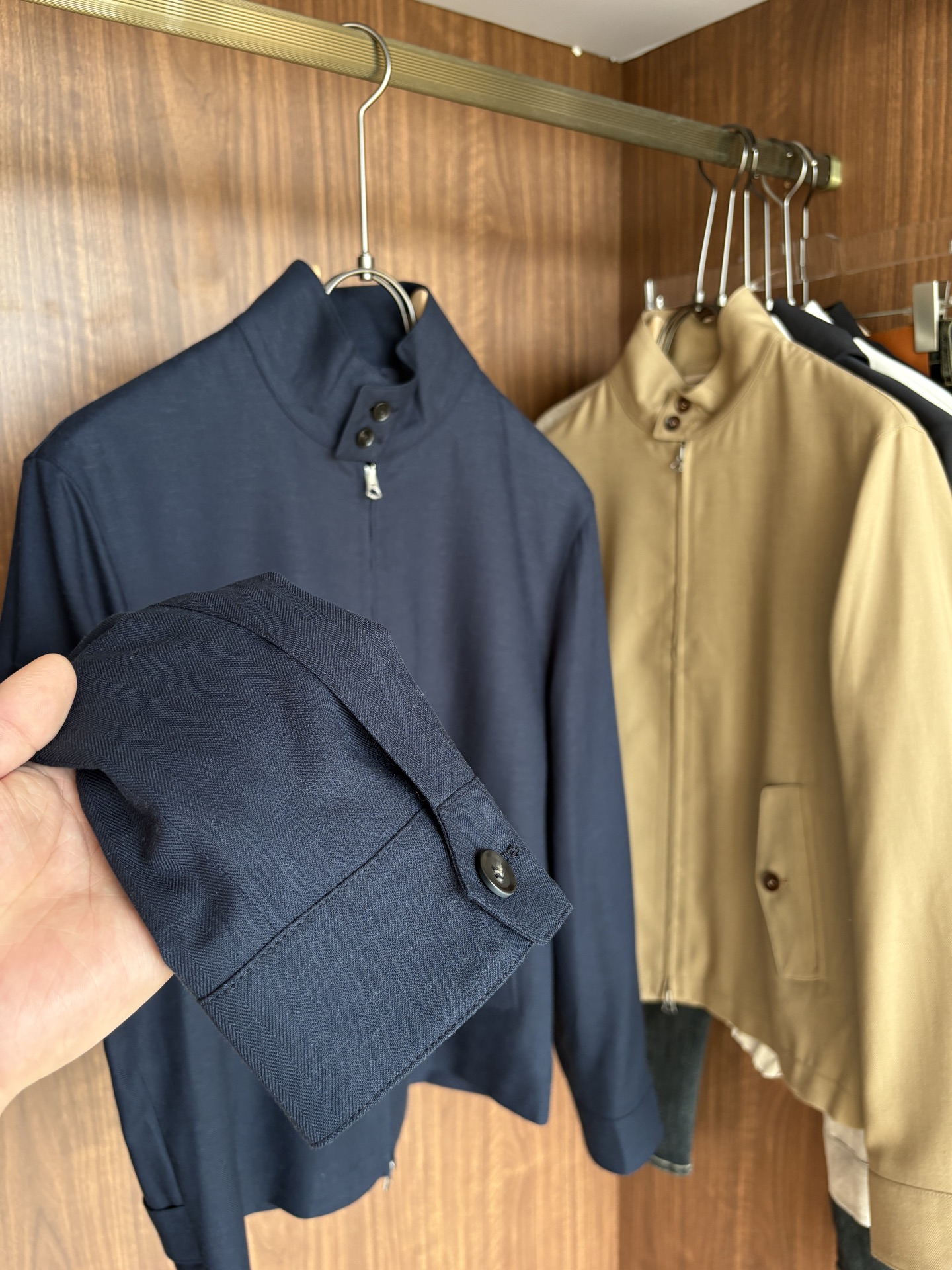 lP🆕专柜最新款麻料夹克外套，特定原版麻料面料，麻料赋予夹克优良的耐磨性和抗皱性，确保长时间穿着仍能保持