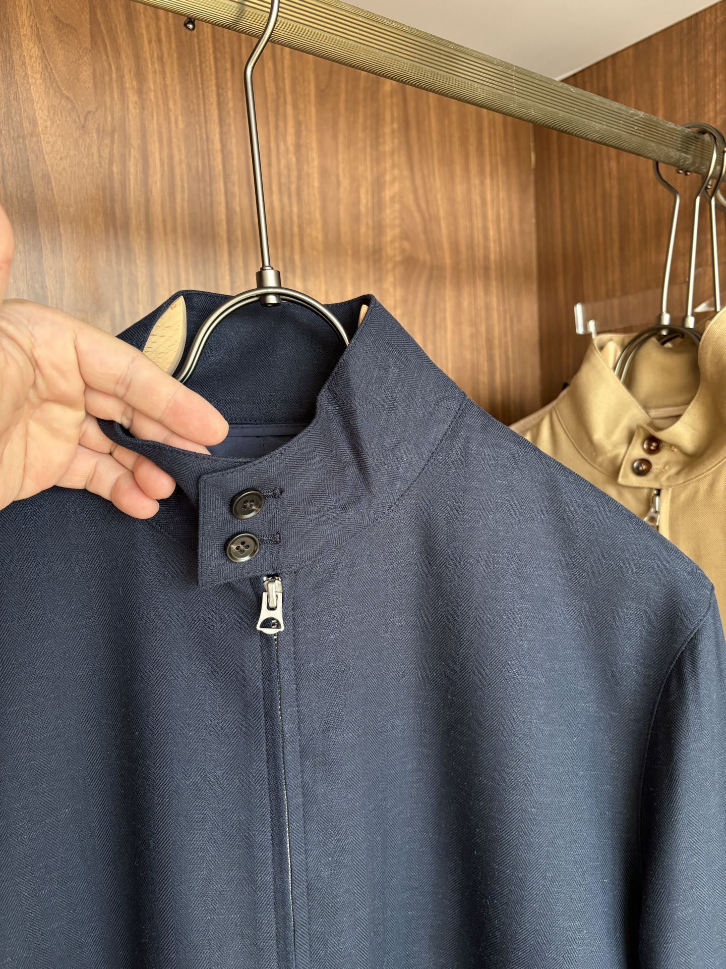 lP🆕专柜最新款麻料夹克外套，特定原版麻料面料，麻料赋予夹克优良的耐磨性和抗皱性，确保长时间穿着仍能保持