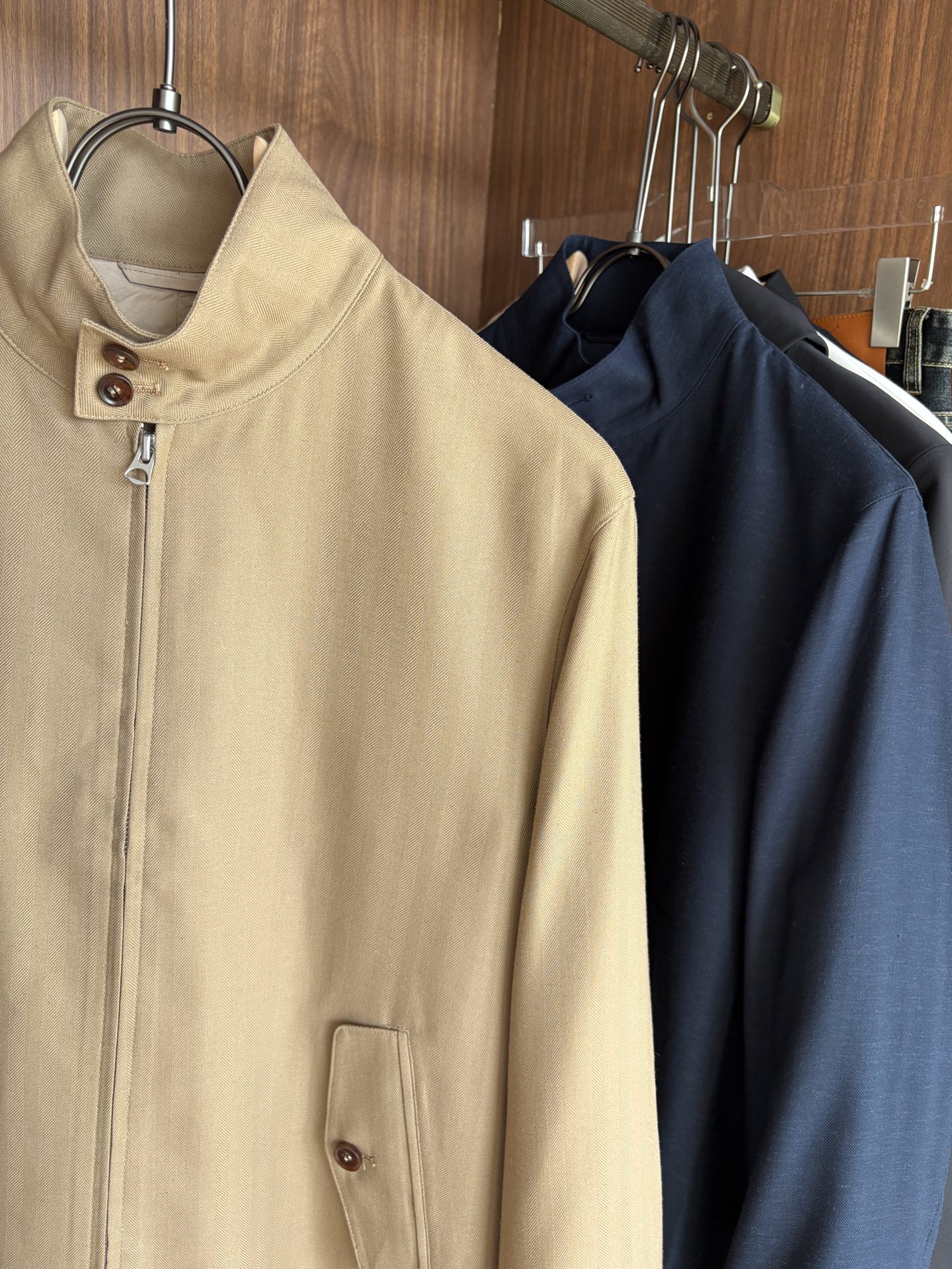 lP🆕专柜最新款麻料夹克外套，特定原版麻料面料，麻料赋予夹克优良的耐磨性和抗皱性，确保长时间穿着仍能保持