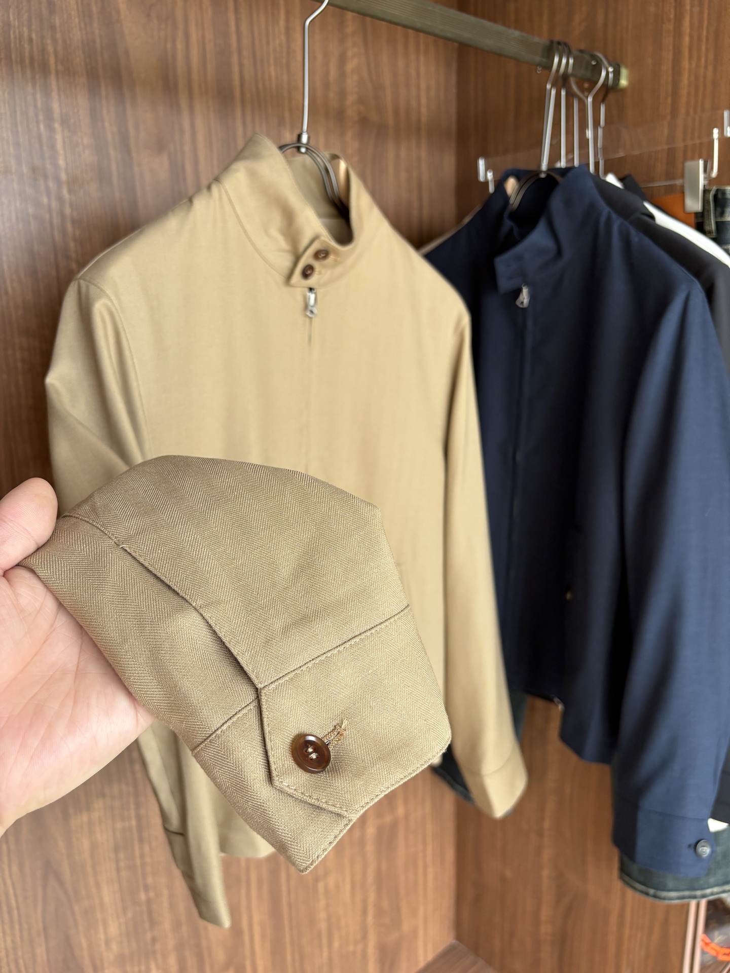 lP🆕专柜最新款麻料夹克外套，特定原版麻料面料，麻料赋予夹克优良的耐磨性和抗皱性，确保长时间穿着仍能保持