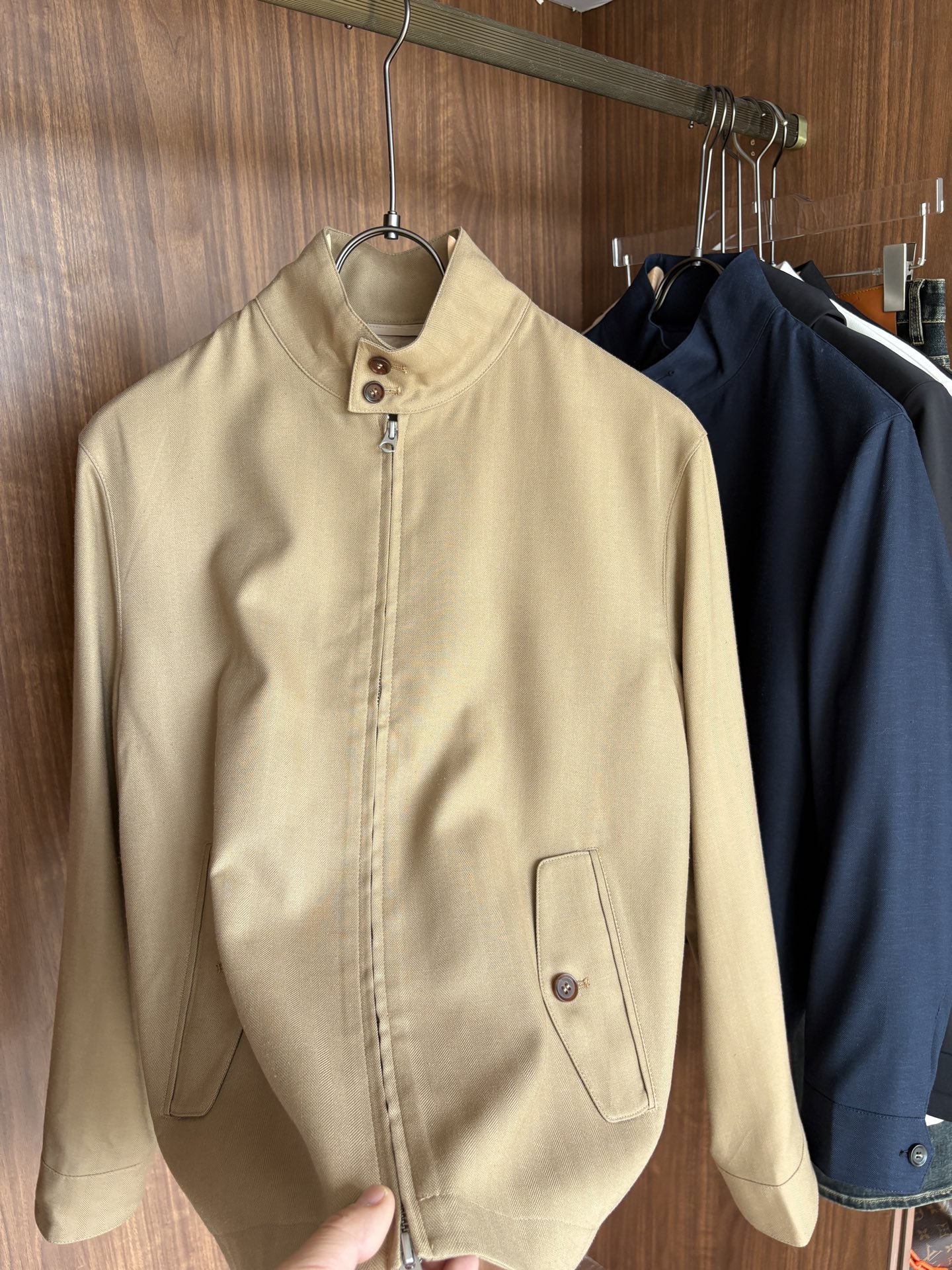 lP🆕专柜最新款麻料夹克外套，特定原版麻料面料，麻料赋予夹克优良的耐磨性和抗皱性，确保长时间穿着仍能保持