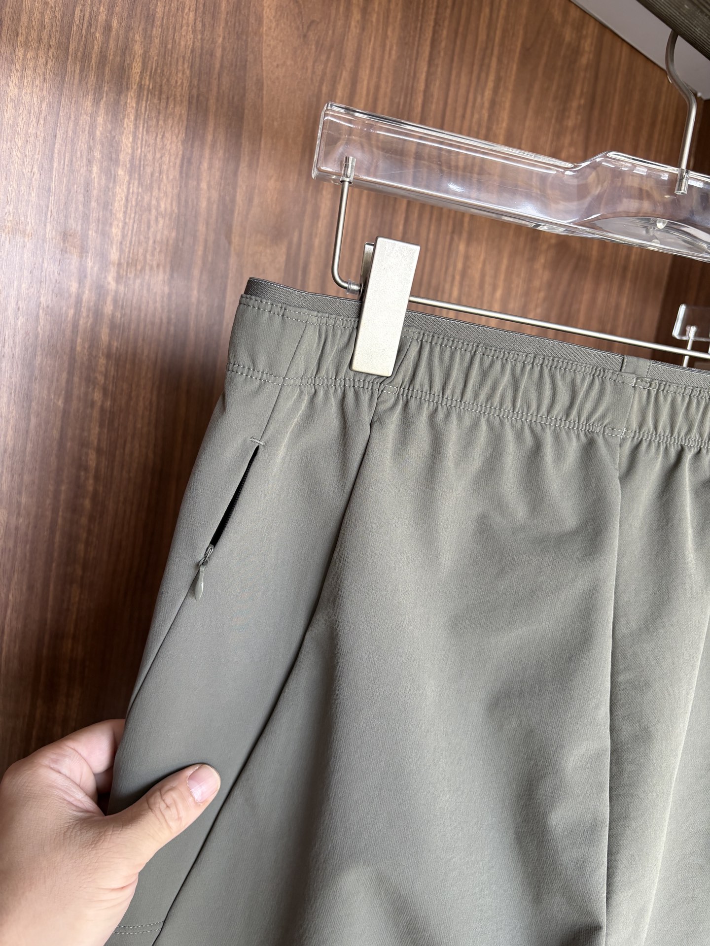 始祖2025夏季新款 秋冬休闲裤，专柜定制面料 透气舒适度高，细节无可挑剔，品牌元素设计理念，体现品质。