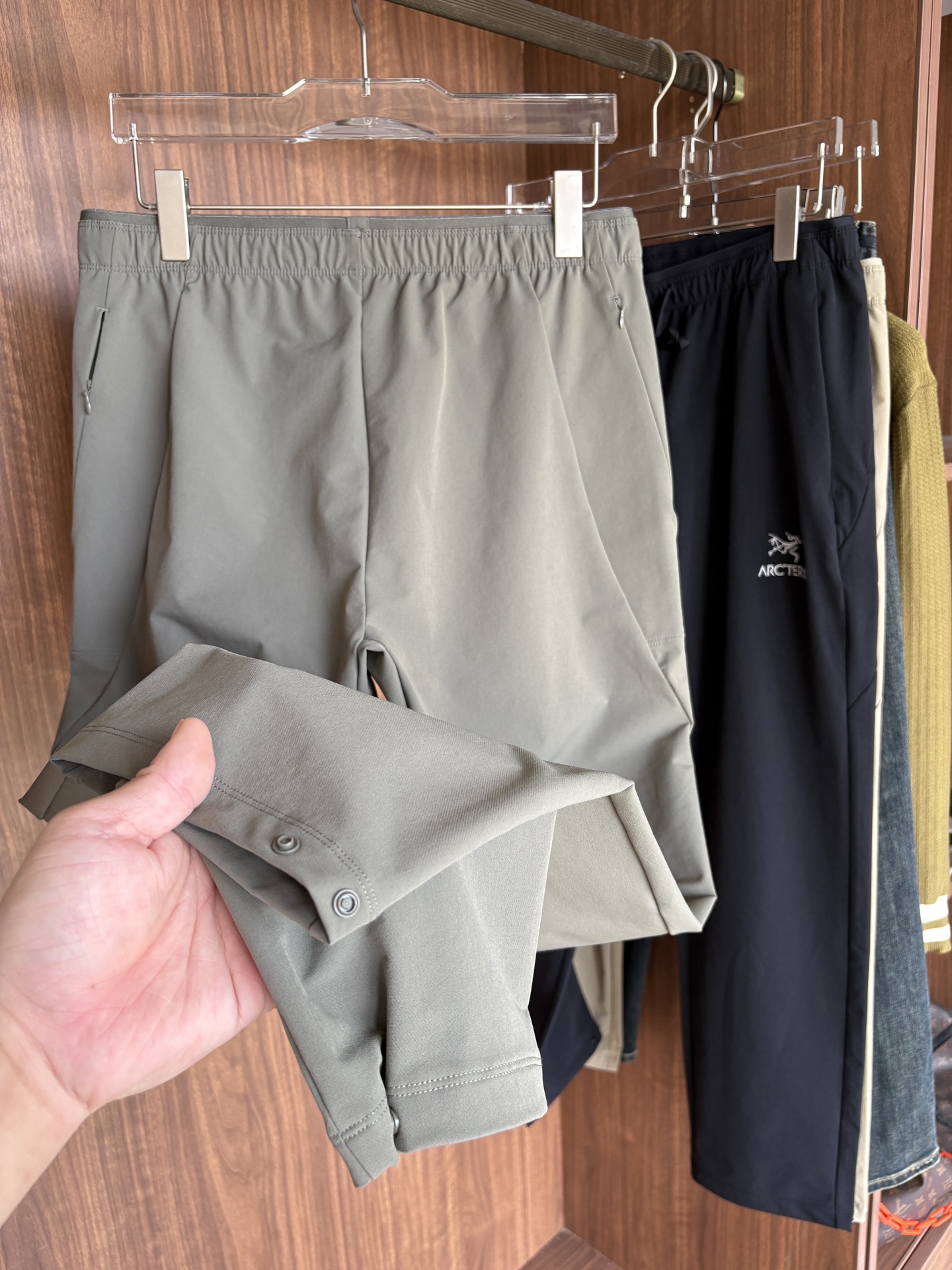 始祖2025夏季新款 秋冬休闲裤，专柜定制面料 透气舒适度高，细节无可挑剔，品牌元素设计理念，体现品质。