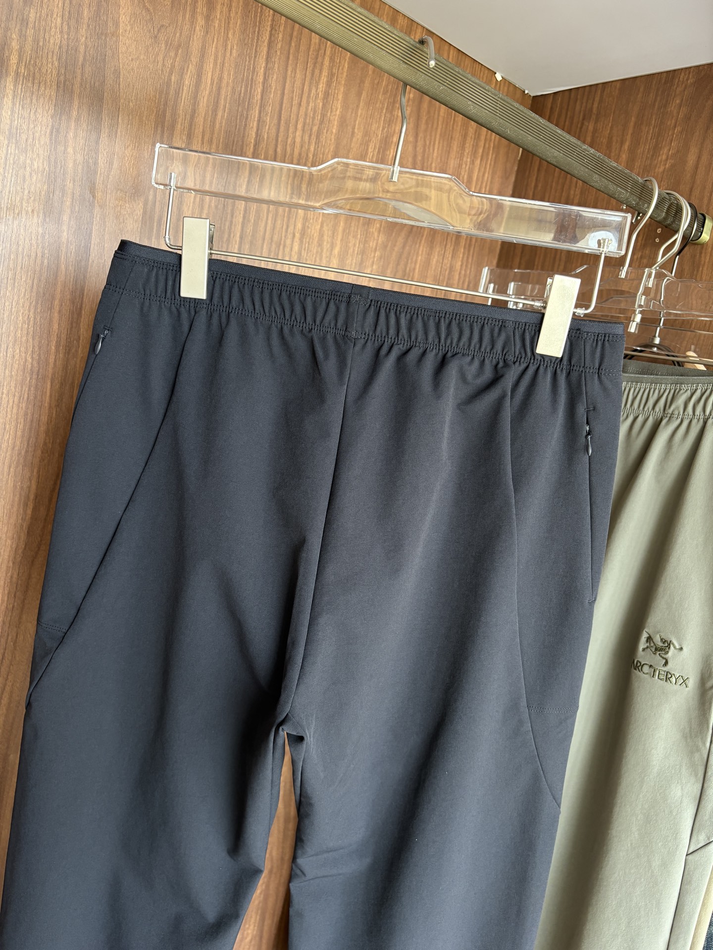 始祖2025夏季新款 秋冬休闲裤，专柜定制面料 透气舒适度高，细节无可挑剔，品牌元素设计理念，体现品质。