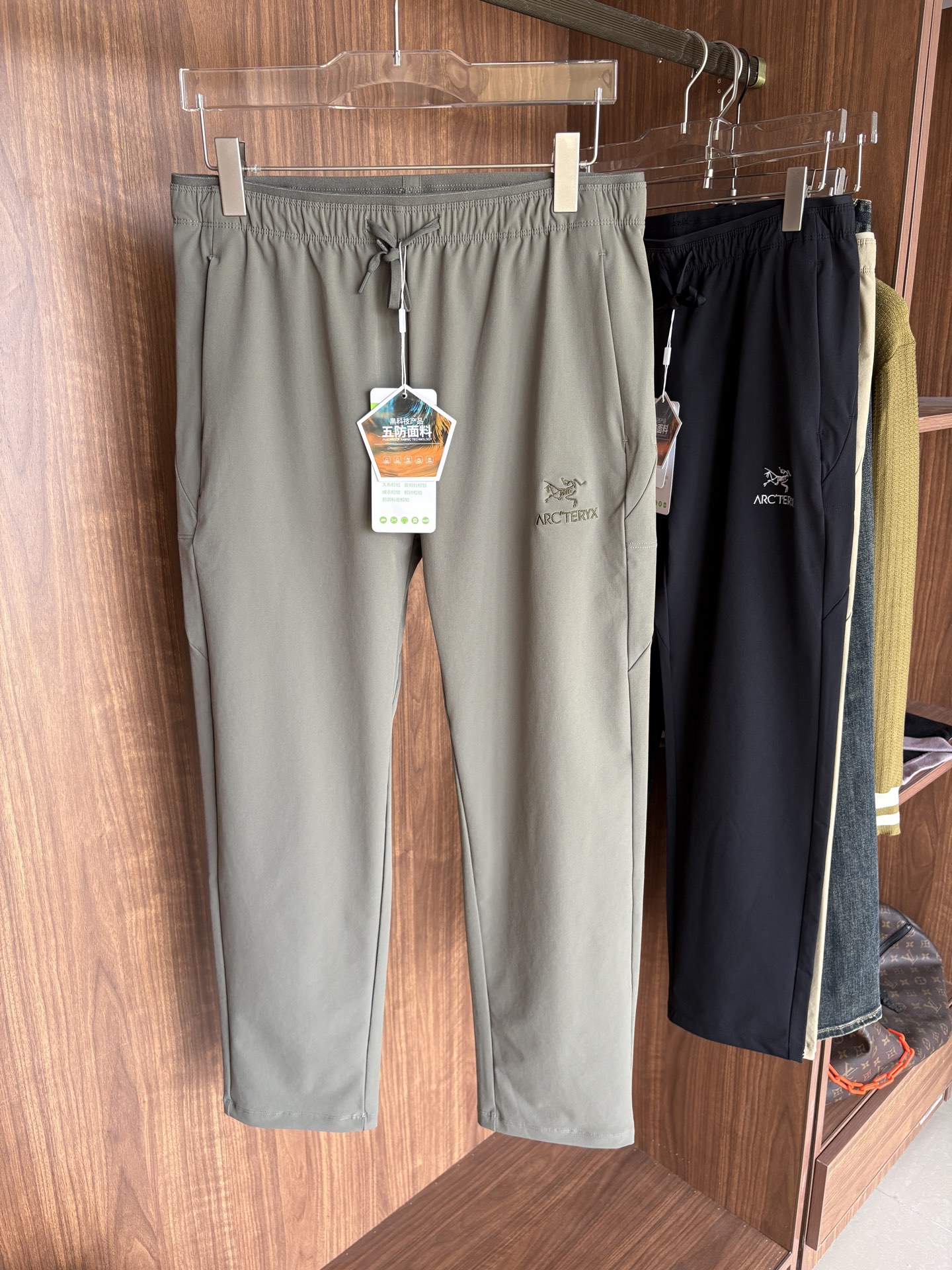 始祖2025夏季新款 秋冬休闲裤，专柜定制面料 透气舒适度高，细节无可挑剔，品牌元素设计理念，体现品质。