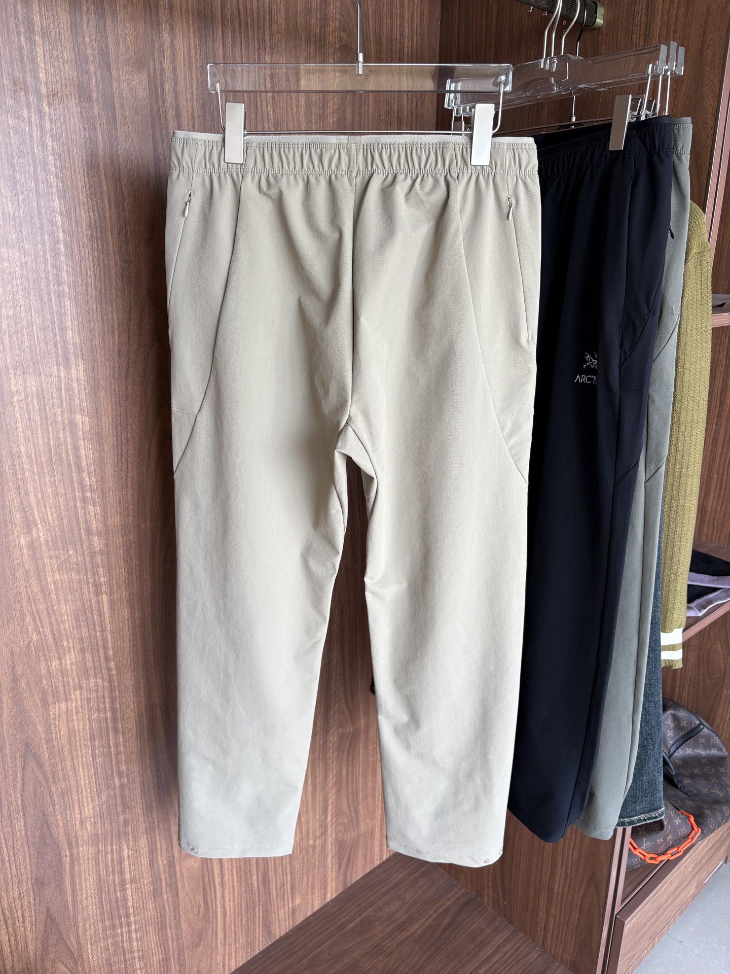 始祖2025夏季新款 秋冬休闲裤，专柜定制面料 透气舒适度高，细节无可挑剔，品牌元素设计理念，体现品质。