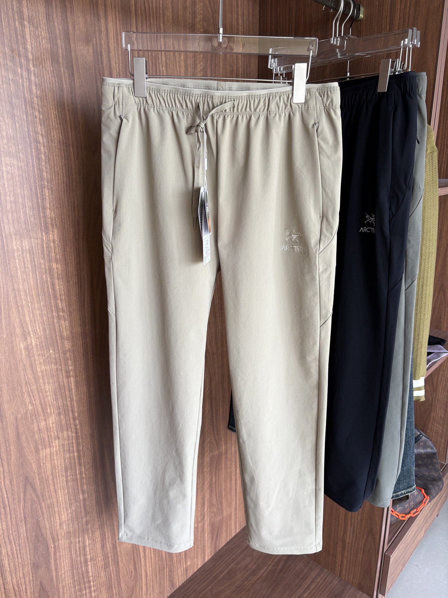 始祖2025夏季新款 秋冬休闲裤，专柜定制面料 透气舒适度高，细节无可挑剔，品牌元素设计理念，体现品质。