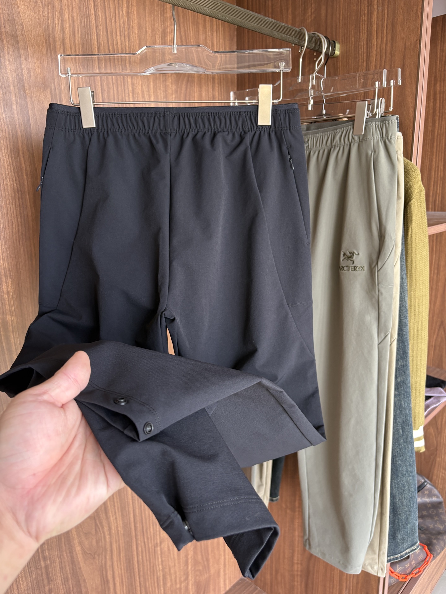 始祖2025夏季新款 秋冬休闲裤，专柜定制面料 透气舒适度高，细节无可挑剔，品牌元素设计理念，体现品质。