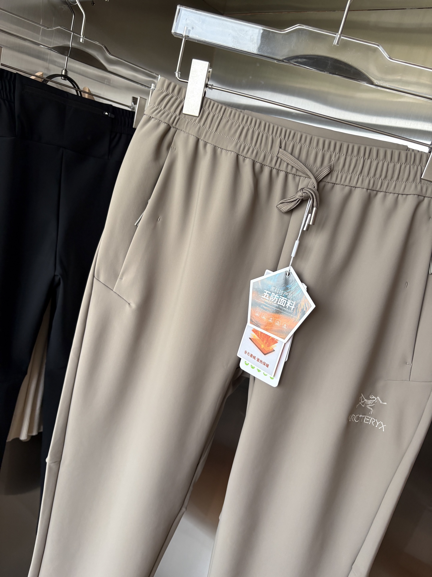 始祖2025夏季新款 秋冬休闲裤，专柜定制面料 透气舒适度高，细节无可挑剔，品牌元素设计理念，体现品质。