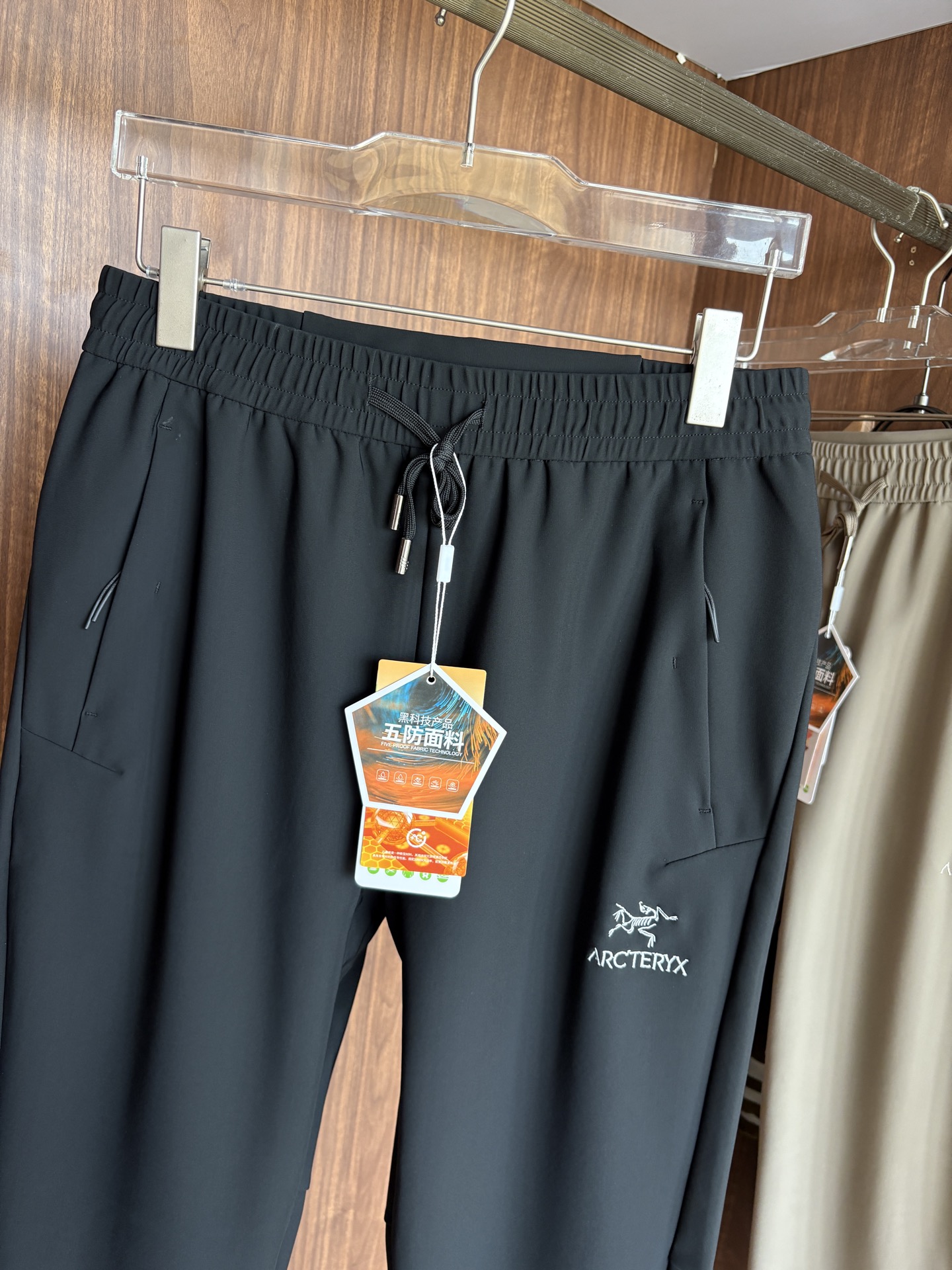 始祖2025夏季新款 秋冬休闲裤，专柜定制面料 透气舒适度高，细节无可挑剔，品牌元素设计理念，体现品质。