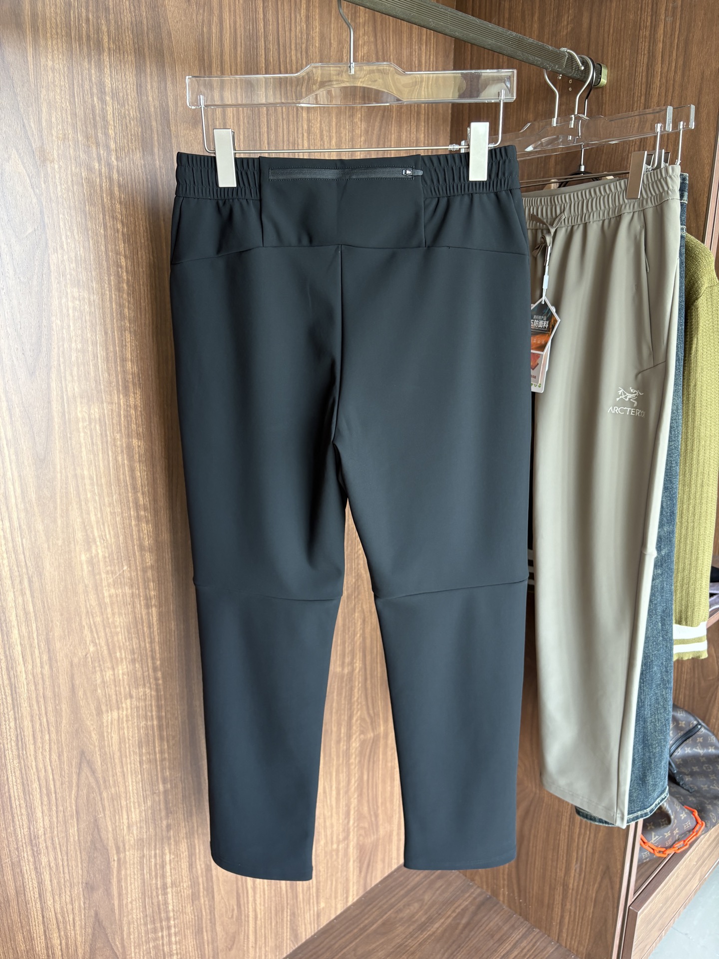 始祖2025夏季新款 秋冬休闲裤，专柜定制面料 透气舒适度高，细节无可挑剔，品牌元素设计理念，体现品质。