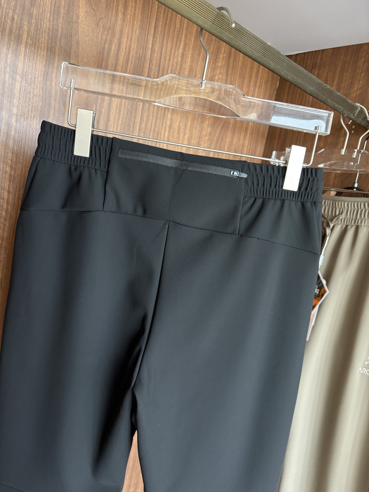 始祖2025夏季新款 秋冬休闲裤，专柜定制面料 透气舒适度高，细节无可挑剔，品牌元素设计理念，体现品质。