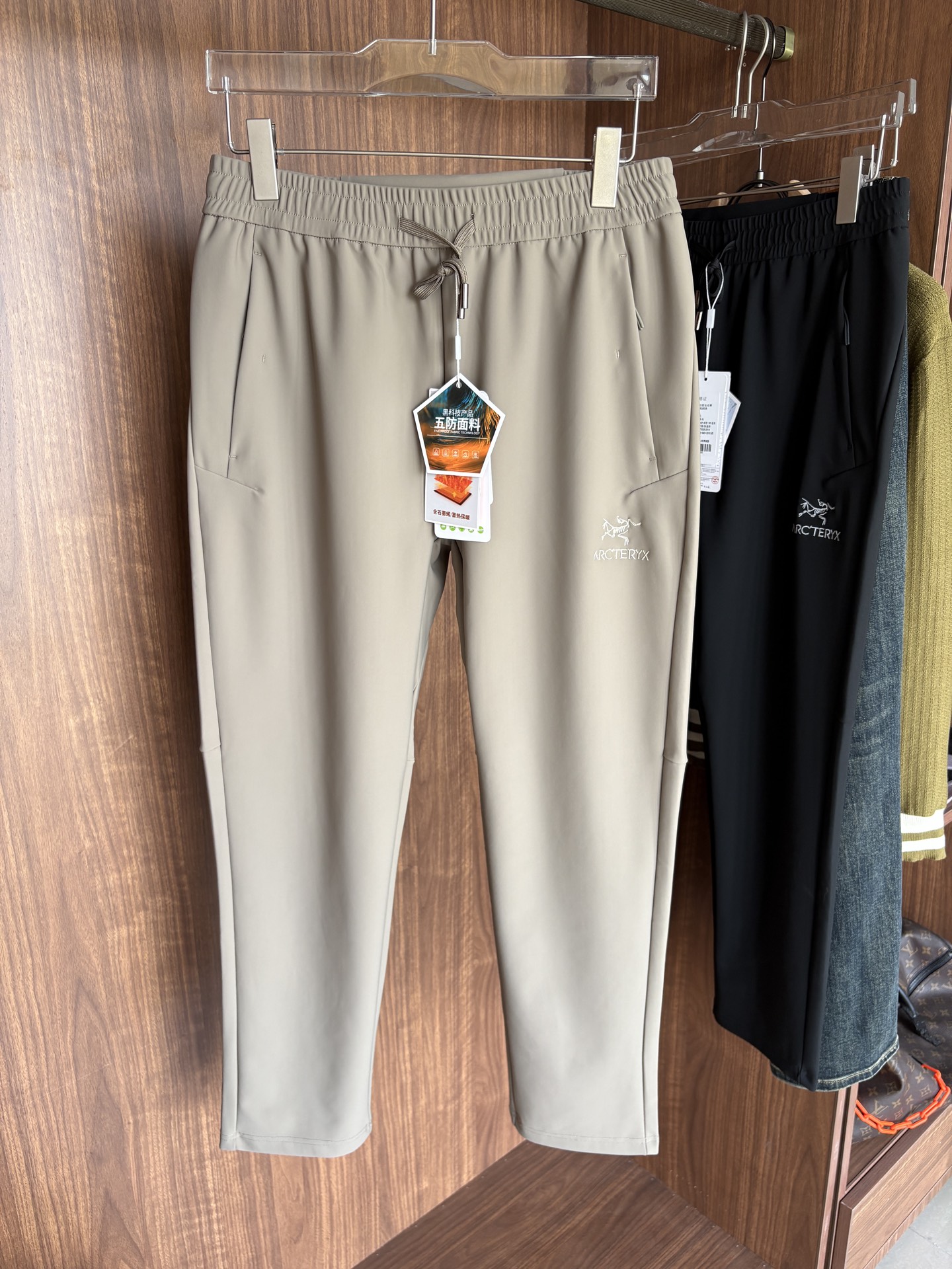 始祖2025夏季新款 秋冬休闲裤，专柜定制面料 透气舒适度高，细节无可挑剔，品牌元素设计理念，体现品质。