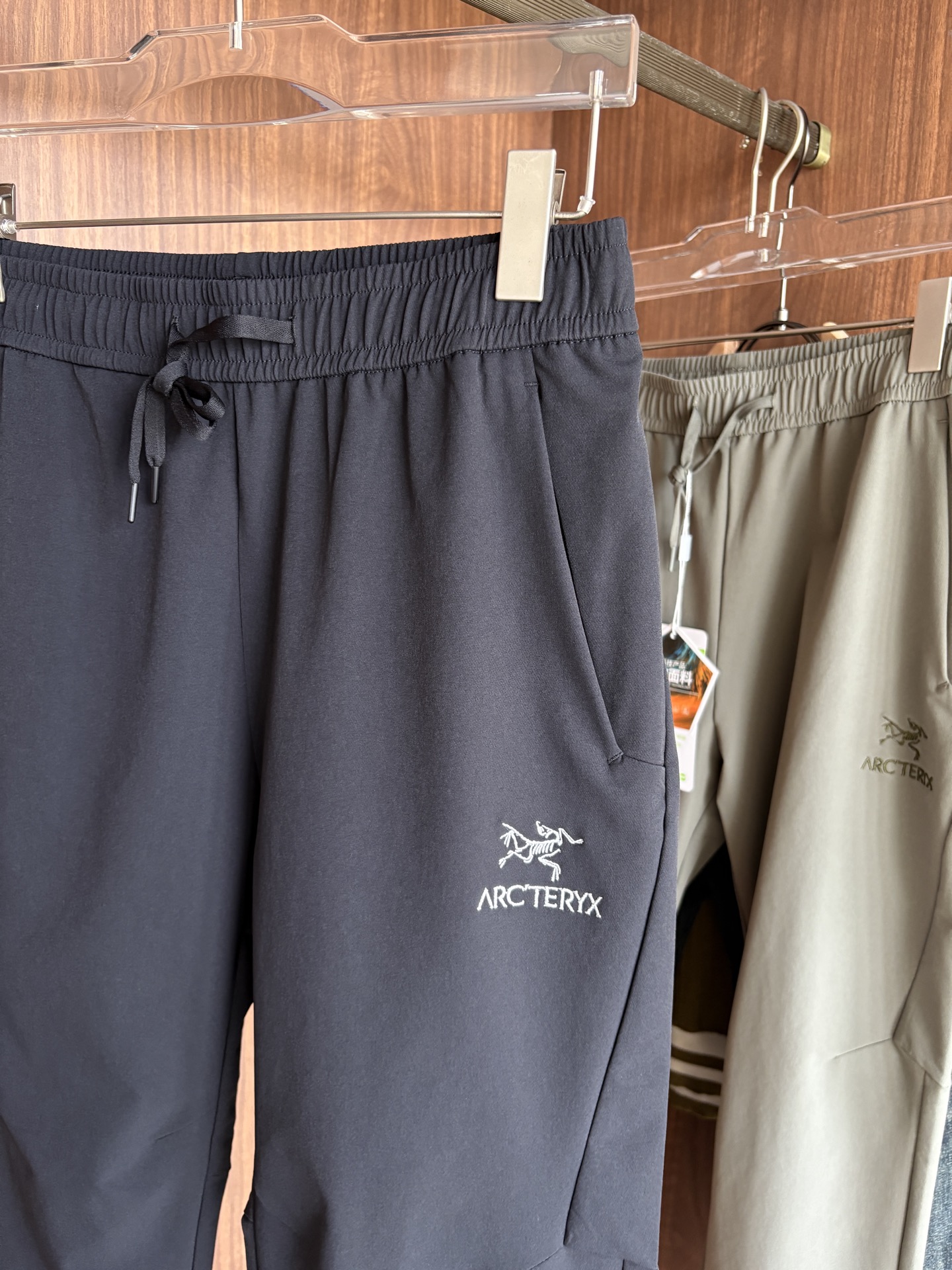 始祖2025夏季新款 秋冬休闲裤，专柜定制面料 透气舒适度高，细节无可挑剔，品牌元素设计理念，体现品质。