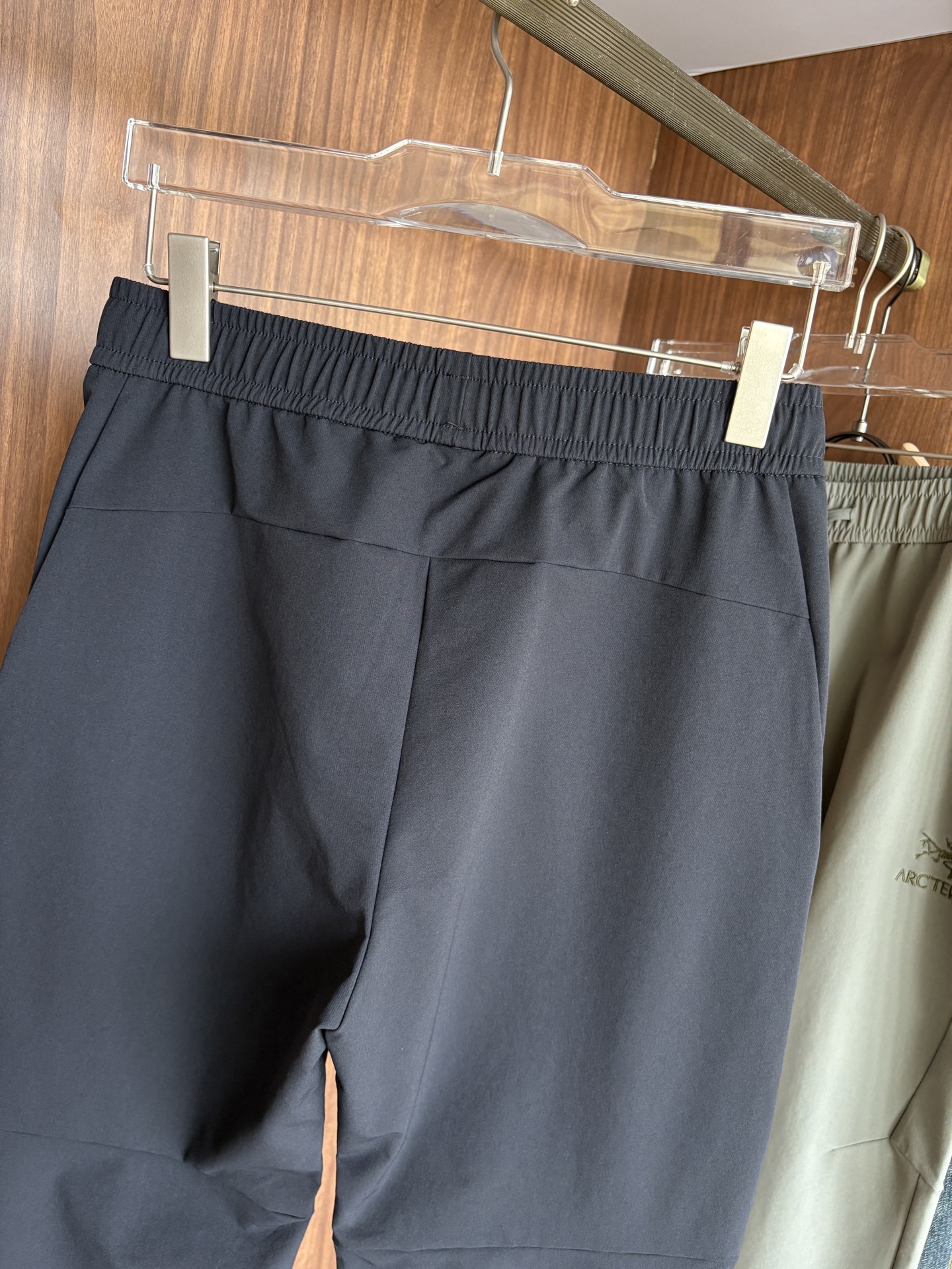 始祖2025夏季新款 秋冬休闲裤，专柜定制面料 透气舒适度高，细节无可挑剔，品牌元素设计理念，体现品质。