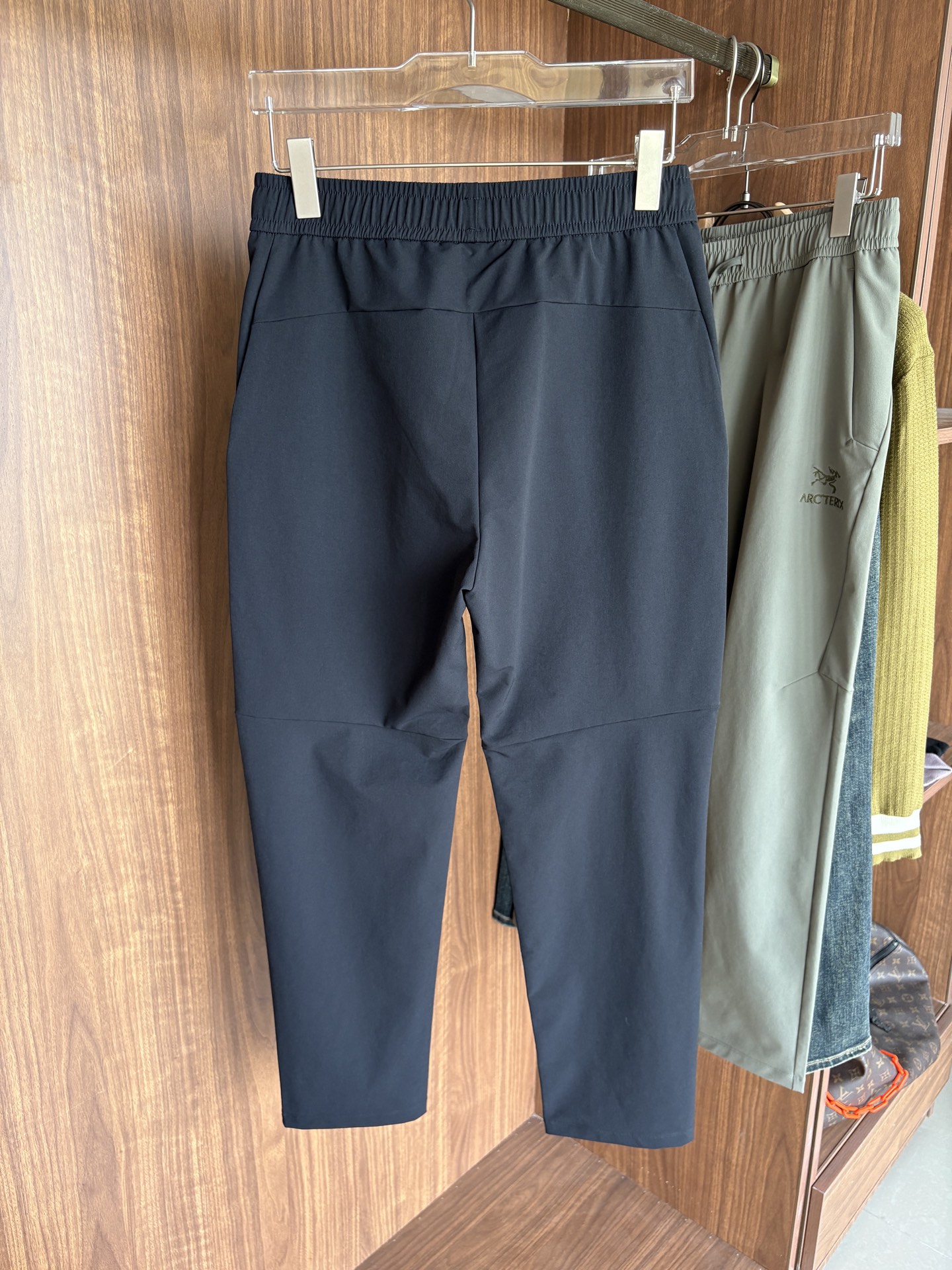 始祖2025夏季新款 秋冬休闲裤，专柜定制面料 透气舒适度高，细节无可挑剔，品牌元素设计理念，体现品质。