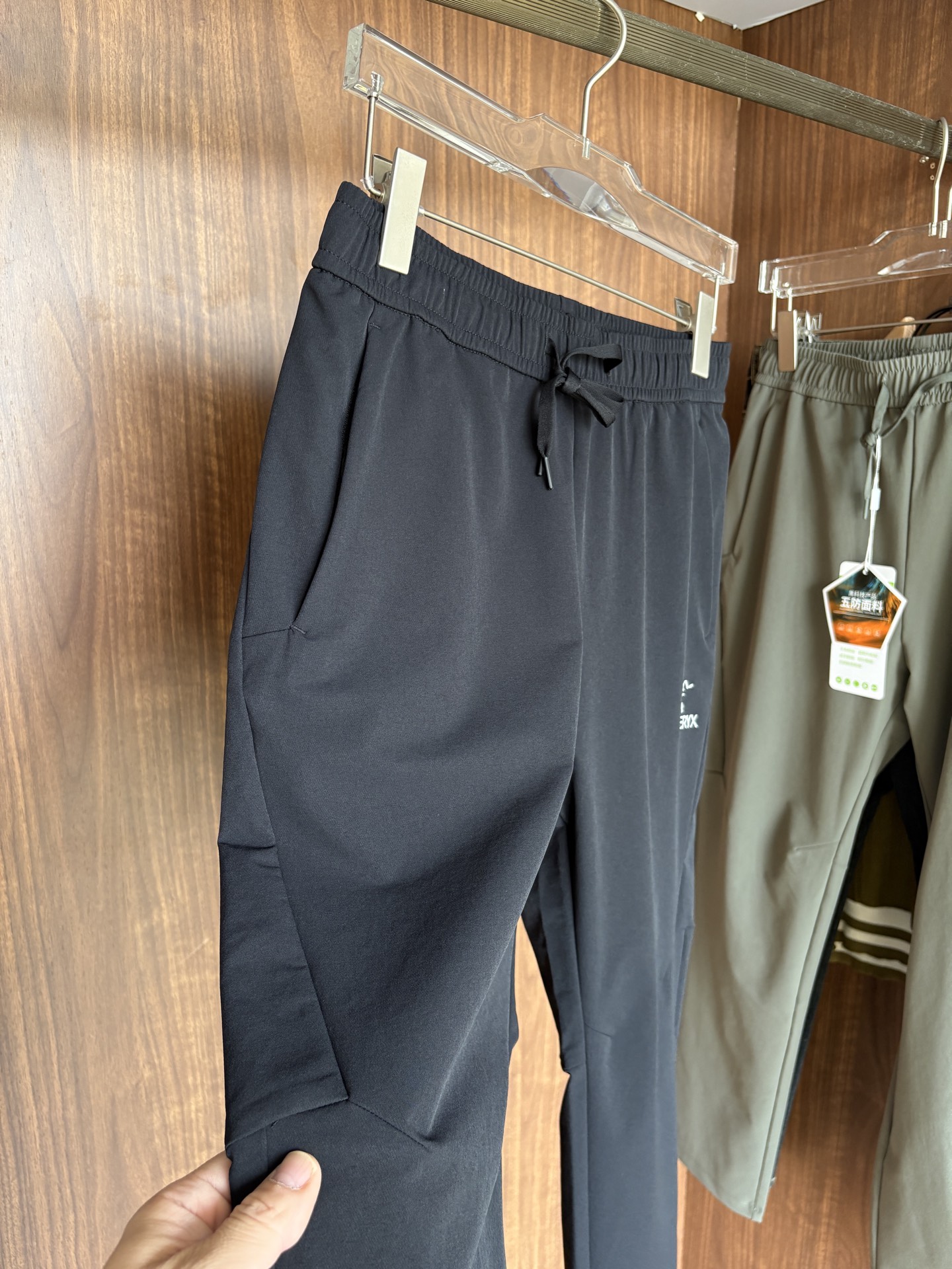 始祖2025夏季新款 秋冬休闲裤，专柜定制面料 透气舒适度高，细节无可挑剔，品牌元素设计理念，体现品质。