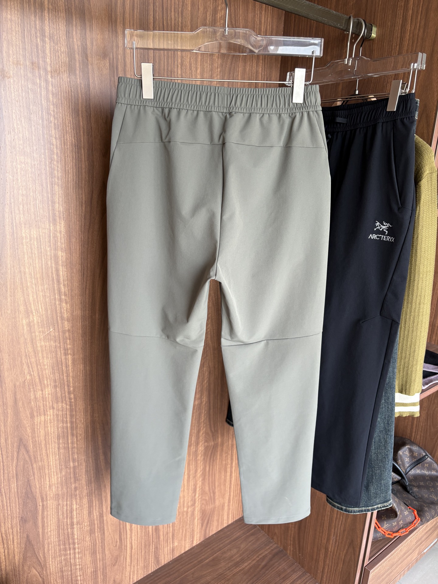 始祖2025夏季新款 秋冬休闲裤，专柜定制面料 透气舒适度高，细节无可挑剔，品牌元素设计理念，体现品质。