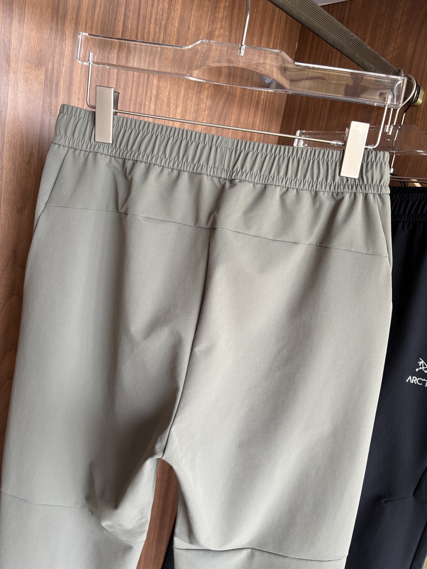 始祖2025夏季新款 秋冬休闲裤，专柜定制面料 透气舒适度高，细节无可挑剔，品牌元素设计理念，体现品质。